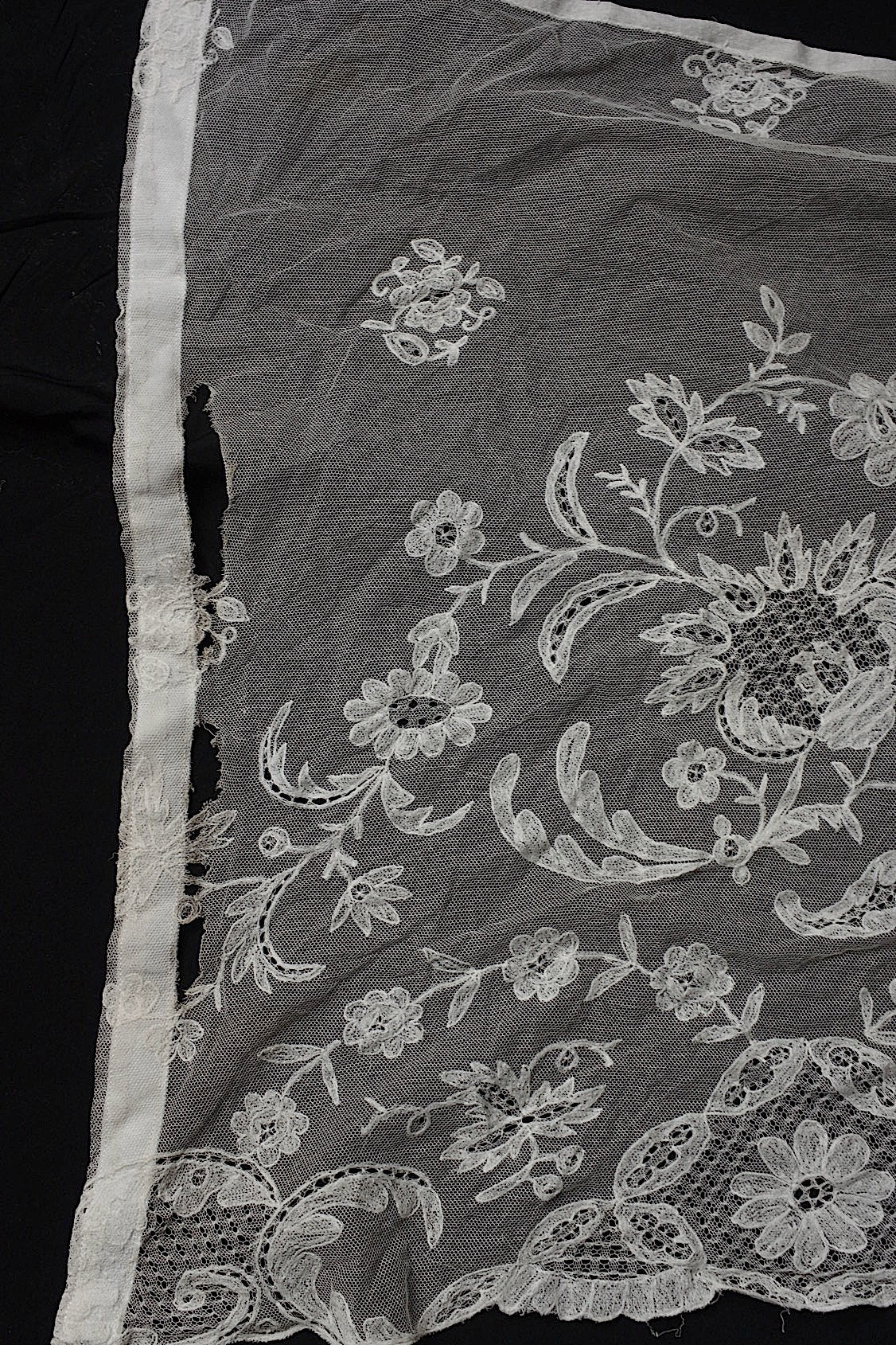 アンティークレース dentelle  antique アンティークレース bas d'aube 3 .FR a l'epoque