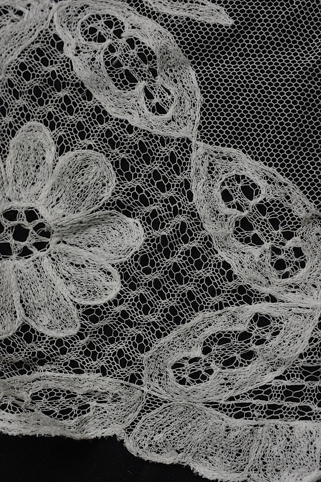 アンティークレース dentelle  antique アンティークレース bas d'aube 3 .FR a l'epoque