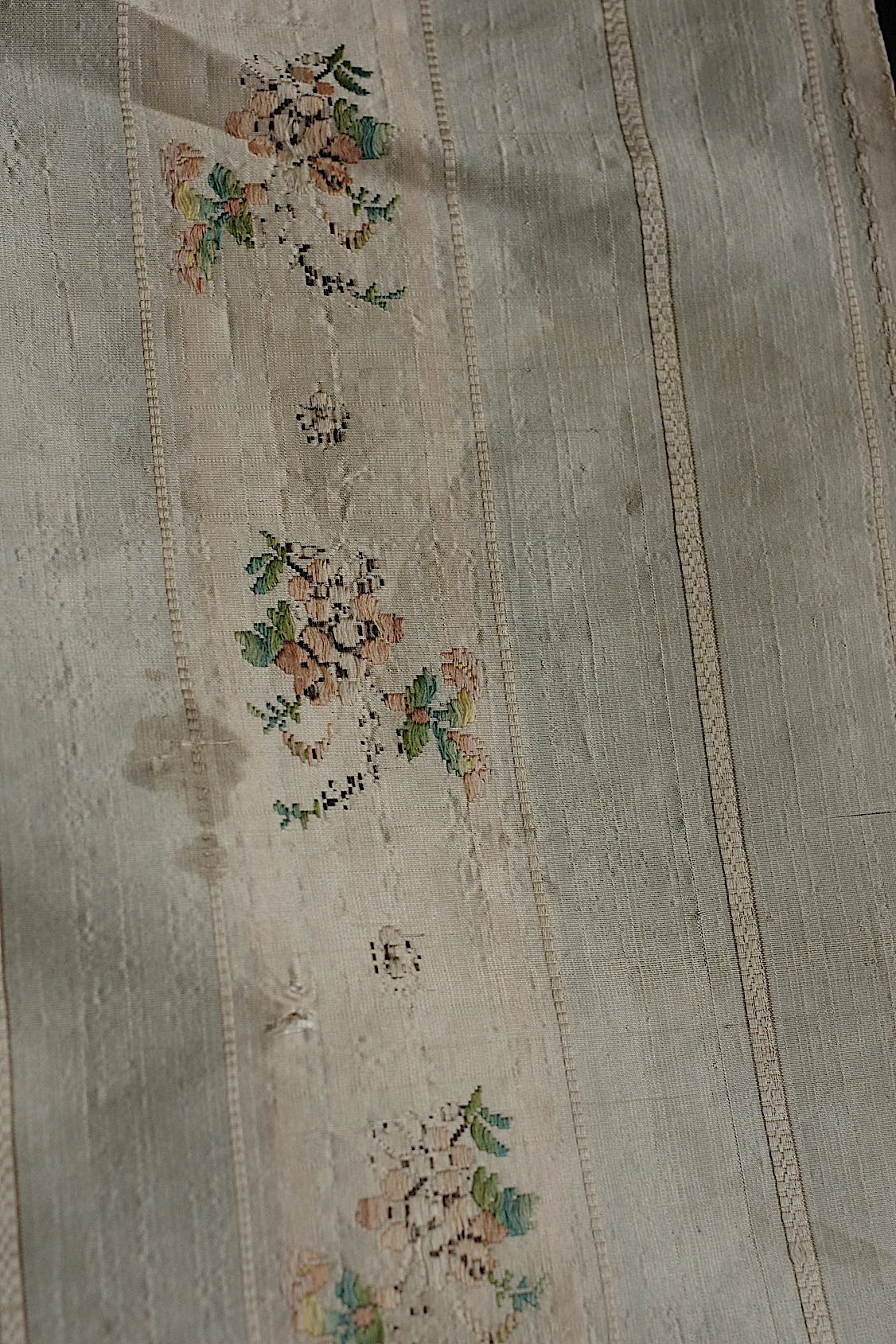 アンティーク生地 tissu antique アンティークシルク生地1 .FR a l'epoque