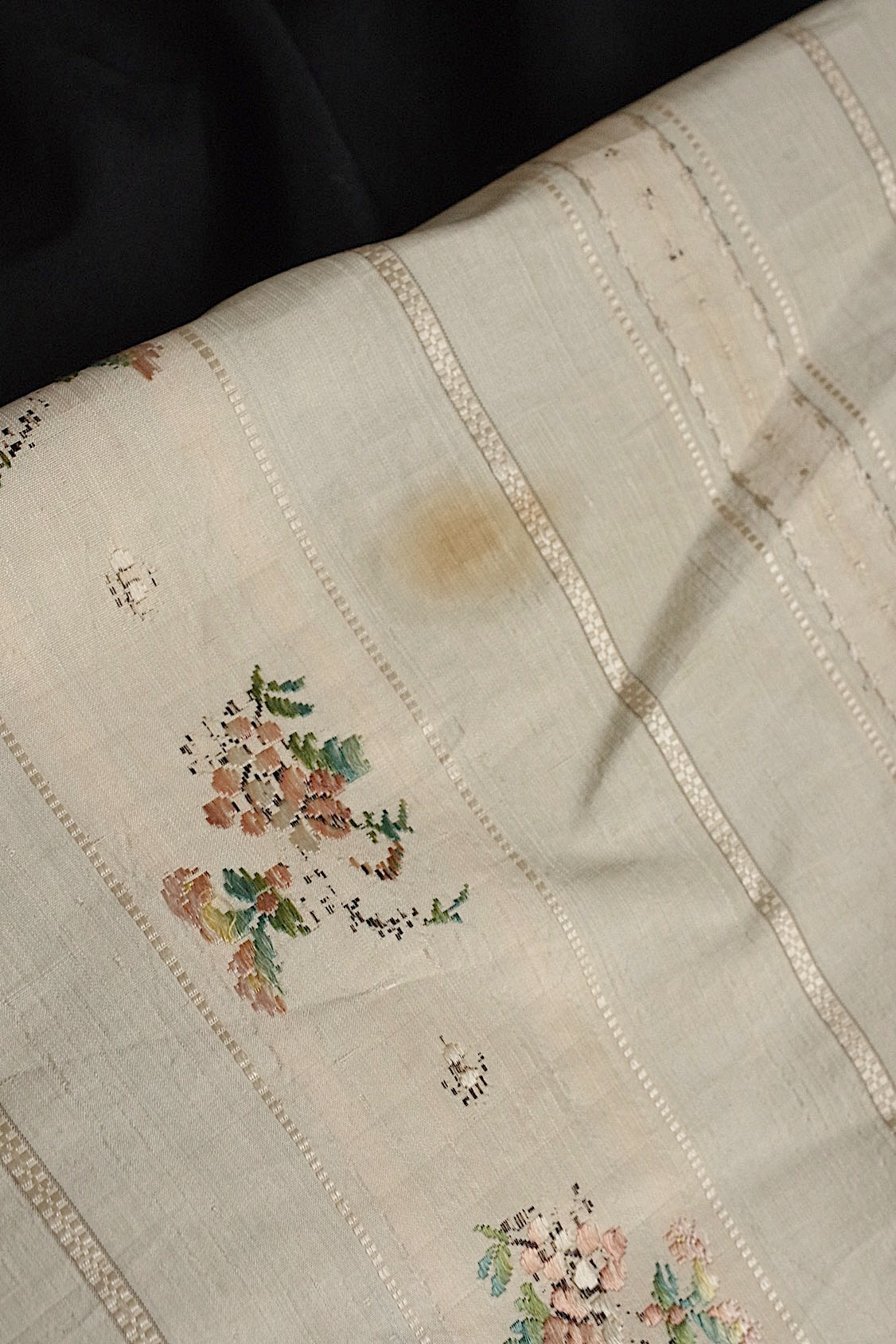 アンティーク生地 tissu antique アンティークシルク生地1 .FR a l'epoque