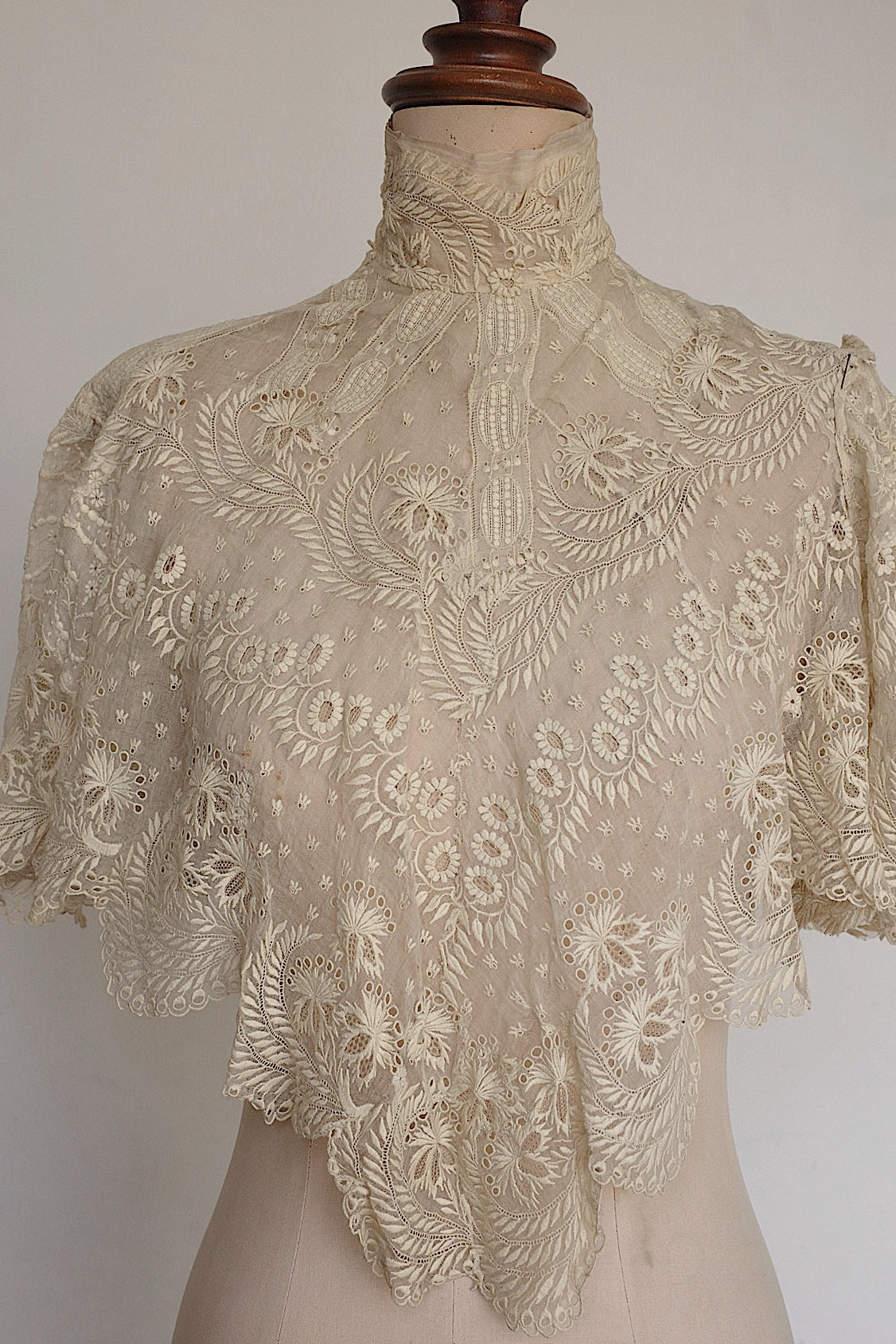 アンティーク刺繍