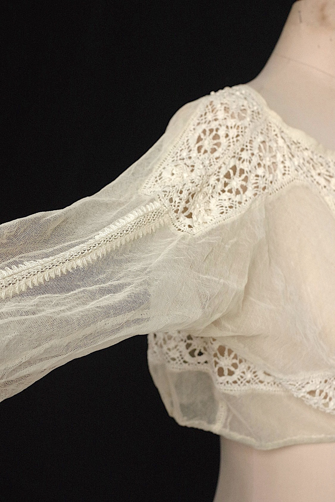 アンティーク古着 cosage antique アンティークレース petit top チュール .FR a l'epoque