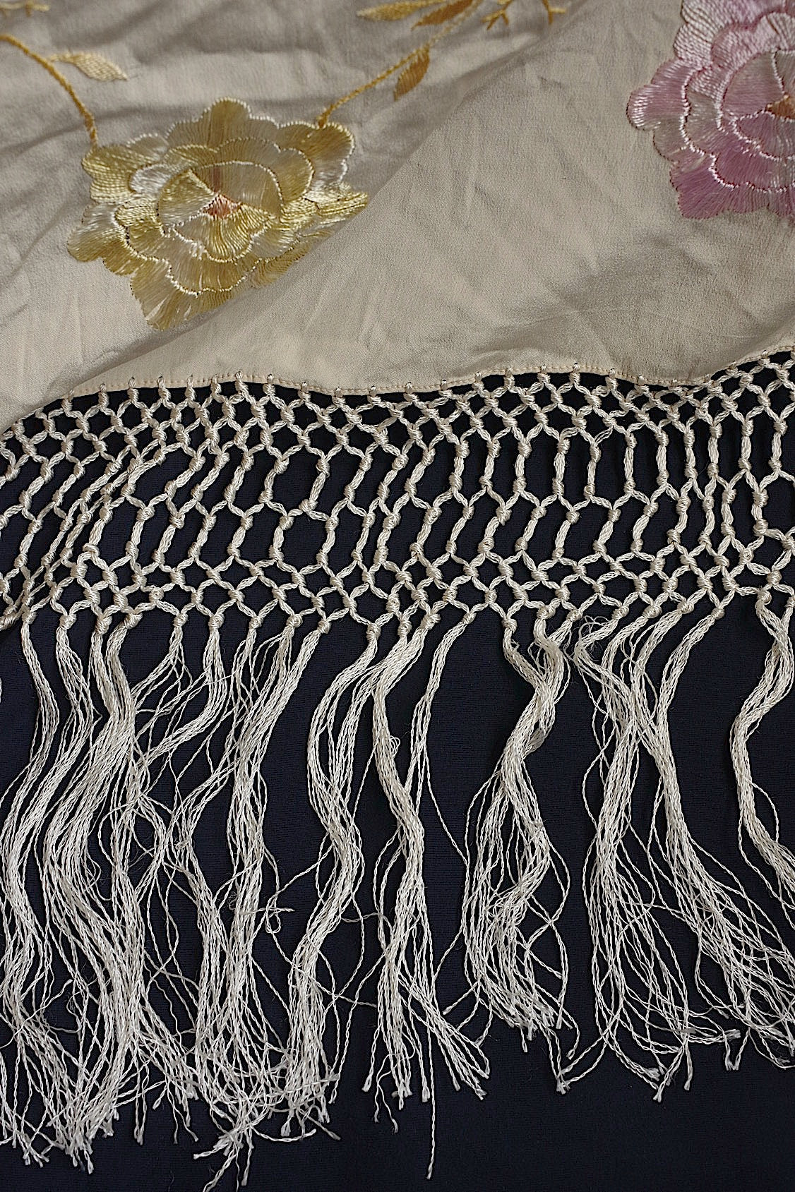 アンティークショール châle antique アンティーク刺繍 ショール1 .FR a l'epoque