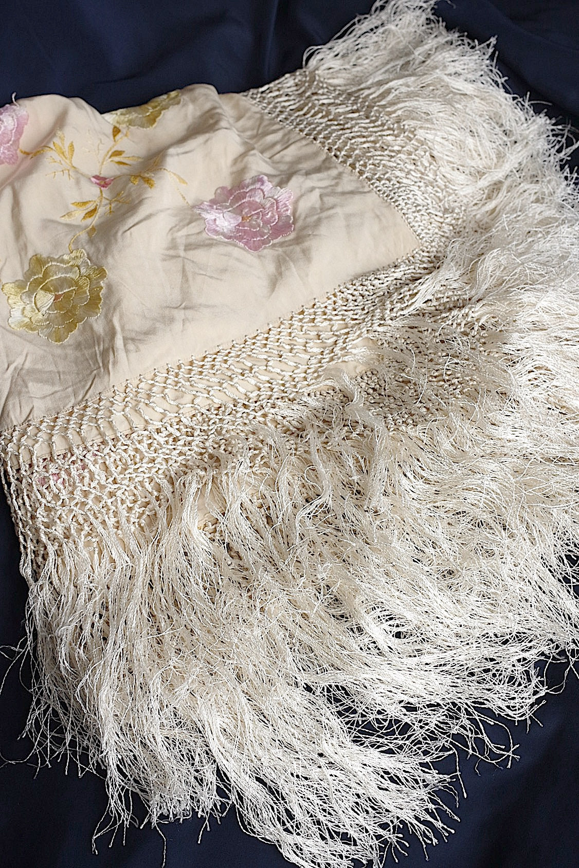 アンティークショール châle antique アンティーク刺繍 ショール1 .FR a l'epoque