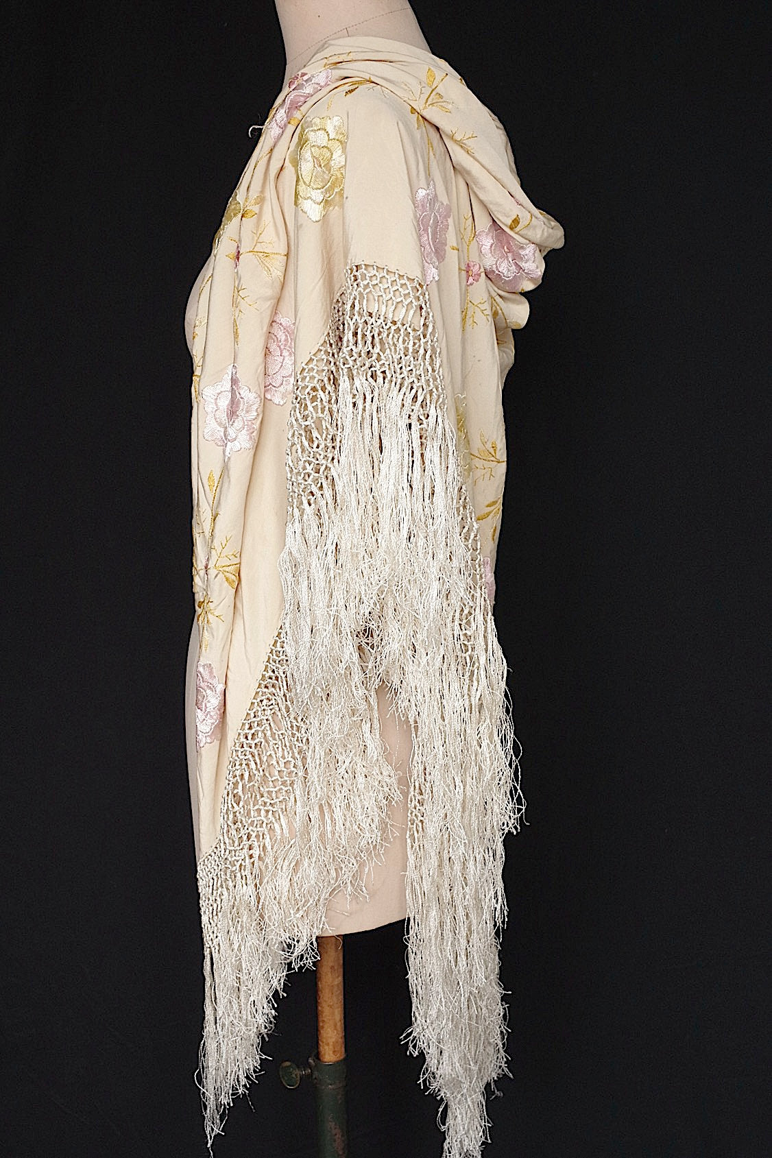 アンティークショール châle antique アンティーク刺繍 ショール1 .FR a l'epoque