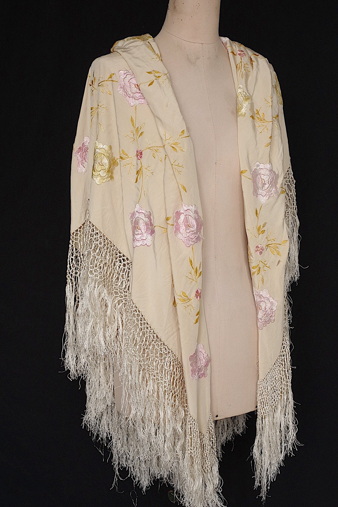 アンティークショール châle antique アンティーク刺繍 ショール1 .FR a l'epoque