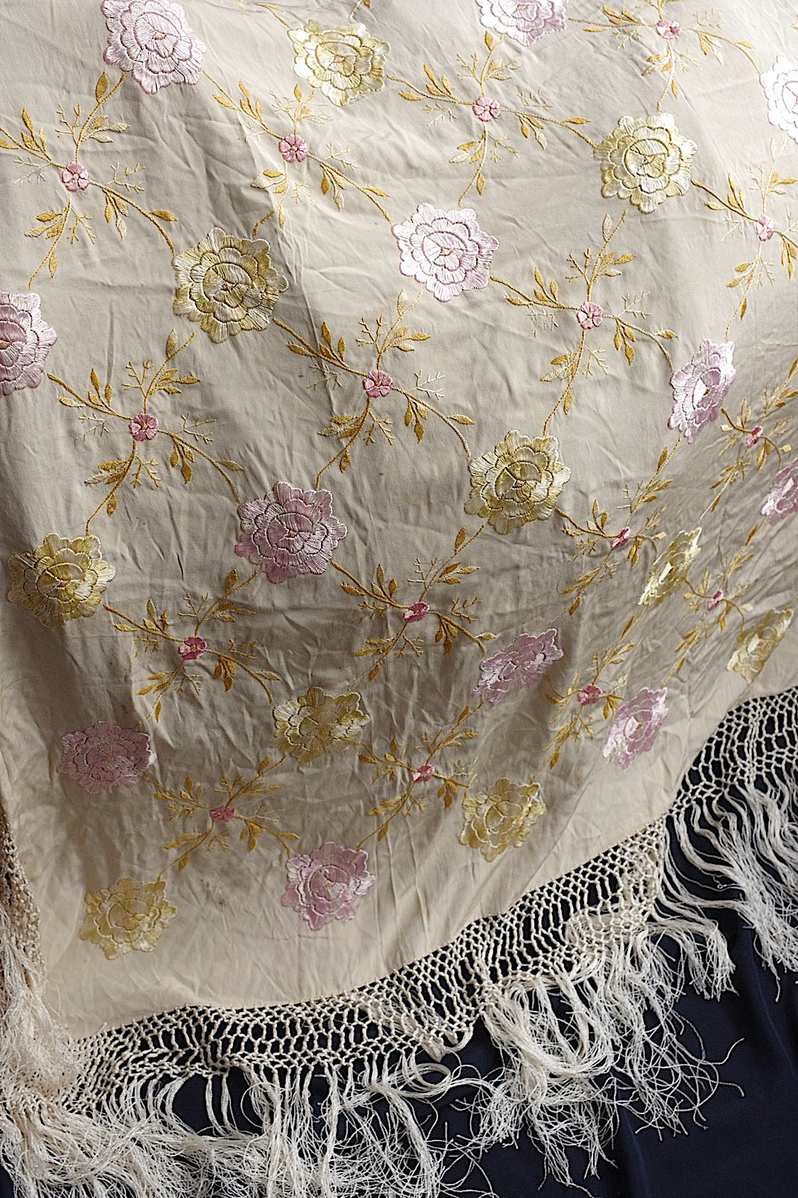 アンティークショール châle antique アンティーク刺繍 ショール1 .FR a l'epoque