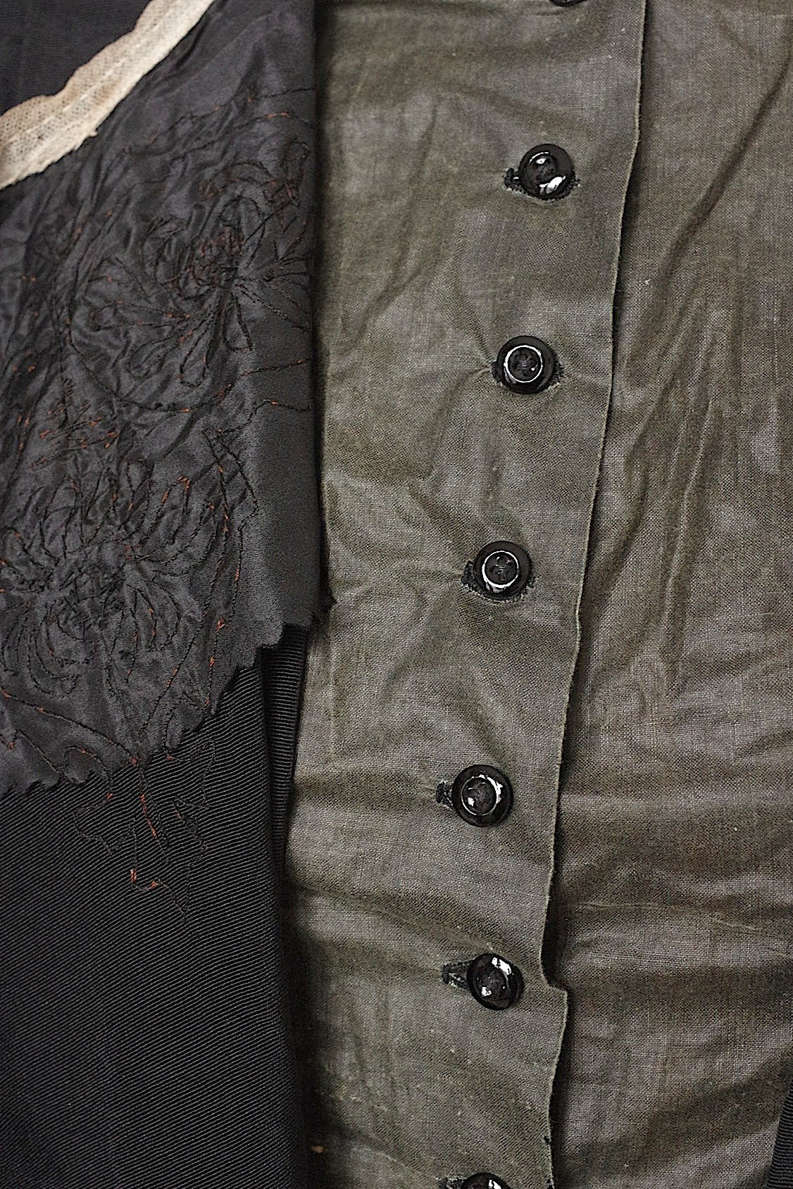 アンティーク古着 vêtement antique アンティークワンピース くろ .FR a l'epoque