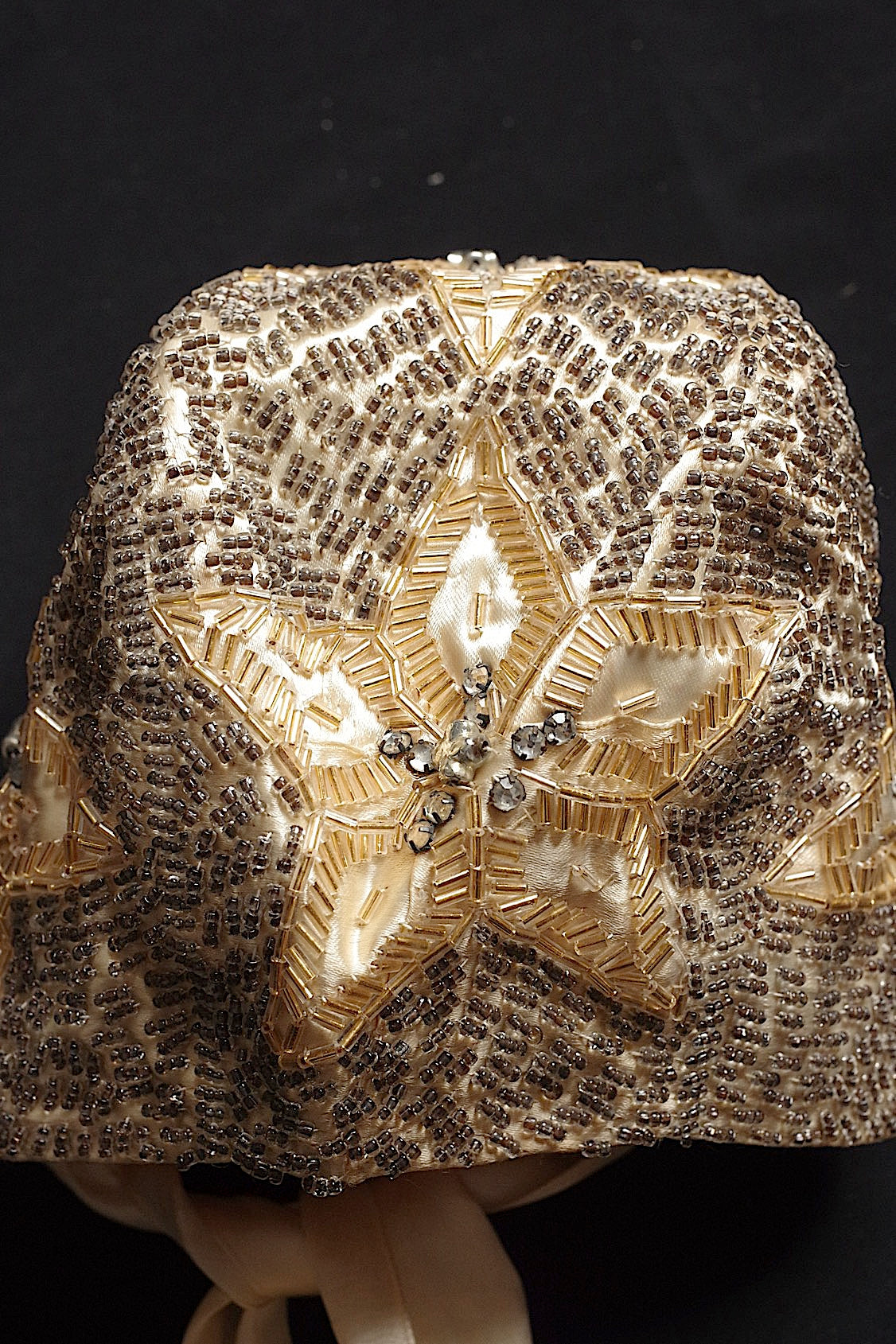 アンティークレース dentelle antique アンティークビーズボネ .FR a l'epoque