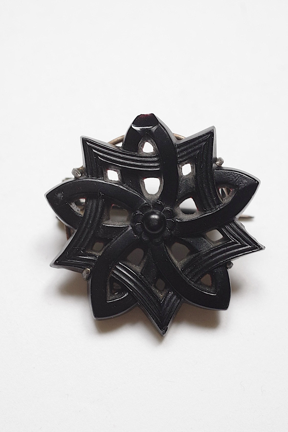 アンティークアクセサリー broche antique アンティークブローチ .FR a l'epoque