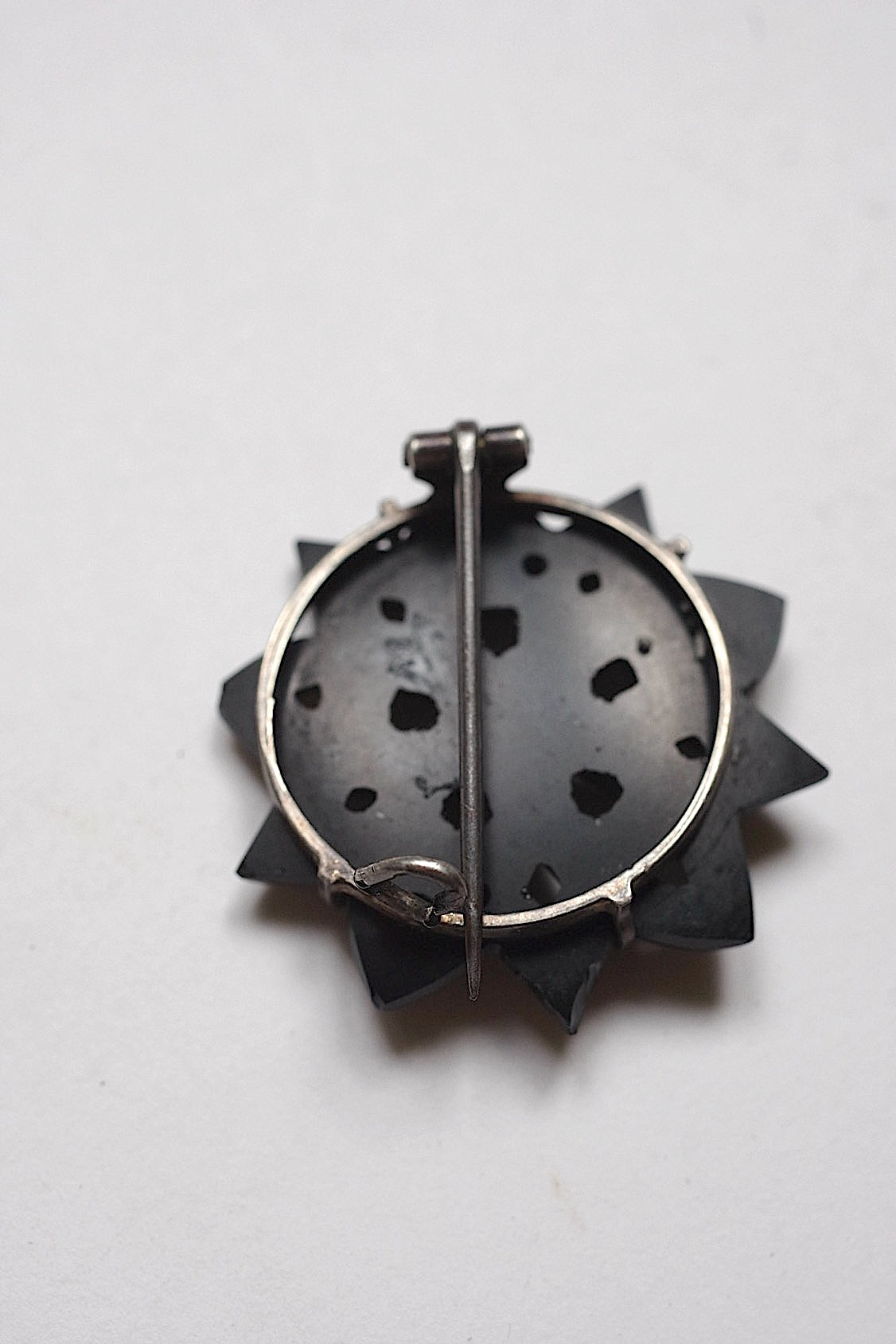 アンティークアクセサリー broche antique アンティークブローチ .FR a l'epoque