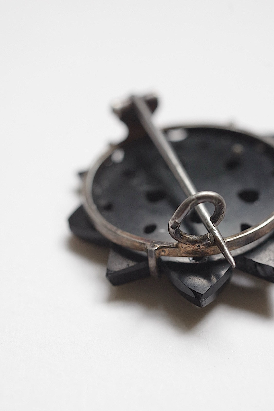 アンティークアクセサリー broche antique アンティークブローチ .FR a l'epoque