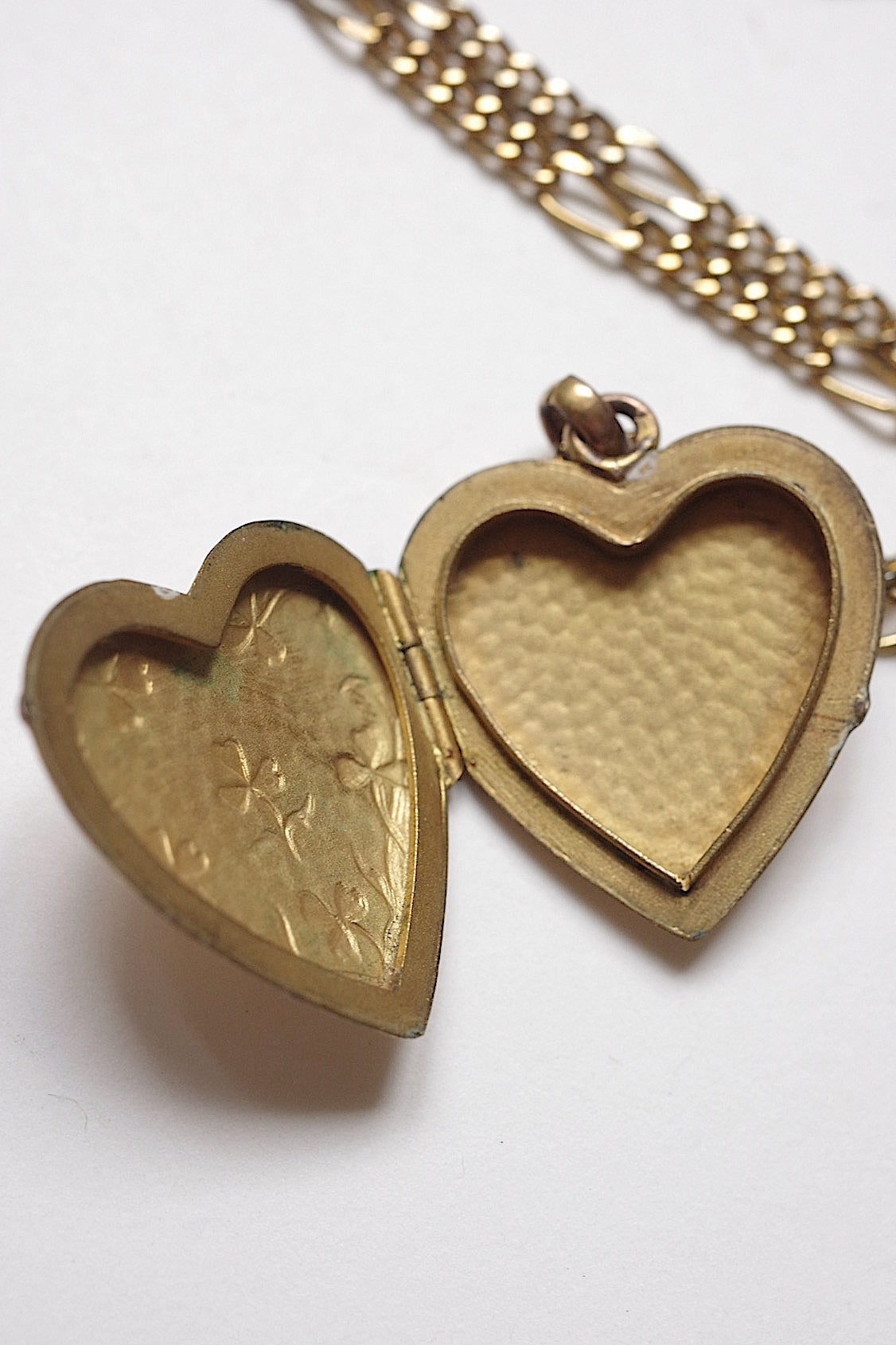 アンティークアクセサリー collier antique アンティークハートロケット .FR a l'epoque