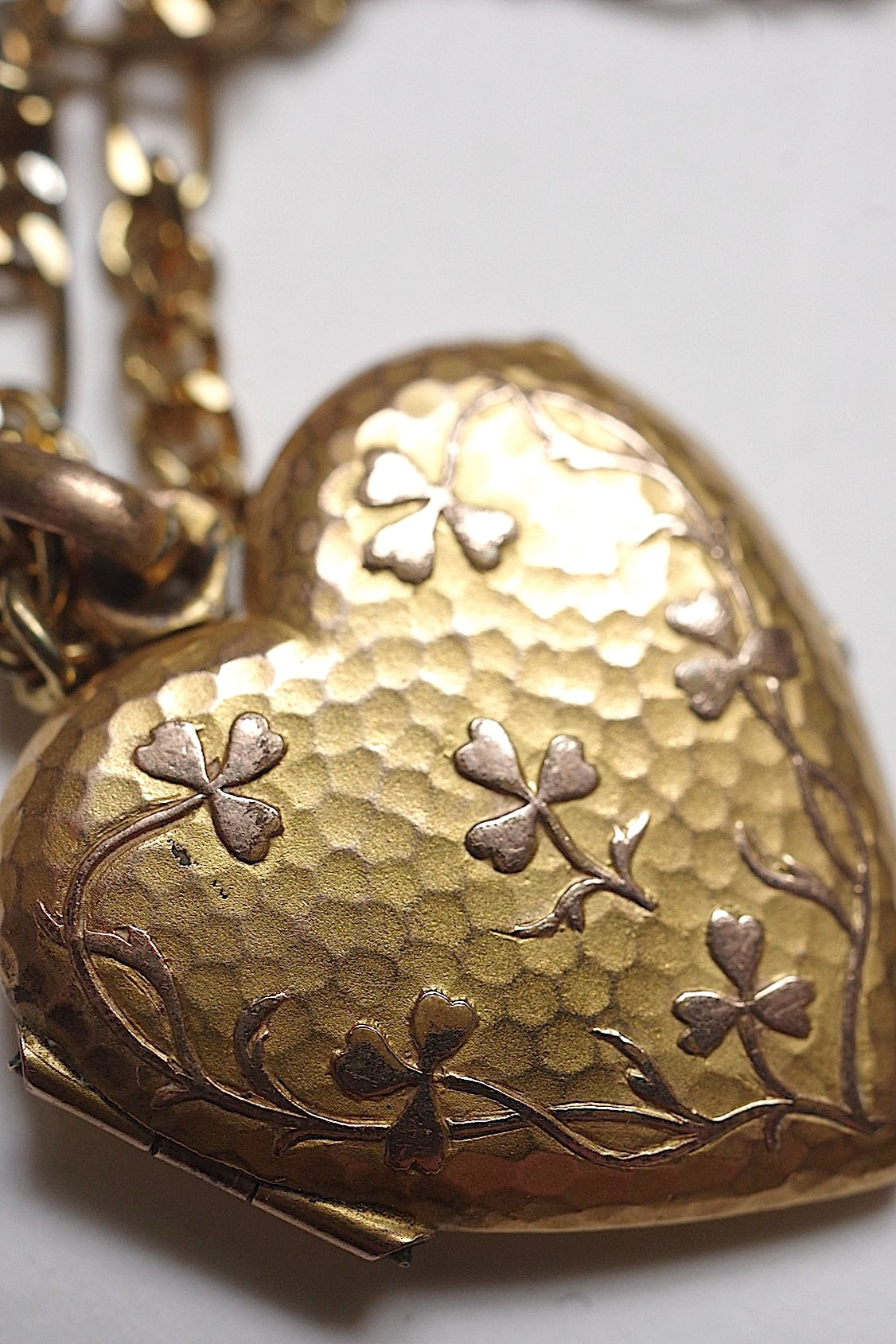 アンティークアクセサリー collier antique アンティークハートロケット .FR a l'epoque