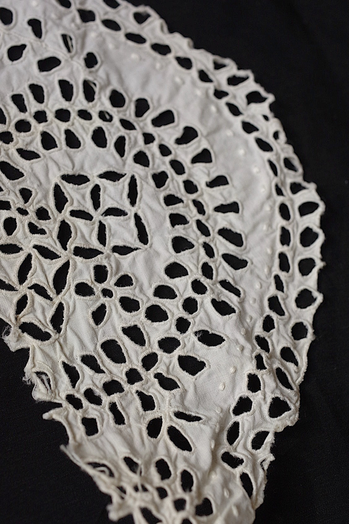 アンティークレース dentelle antique アンティーク刺繍 ハギレ1 .FR a l'epoque