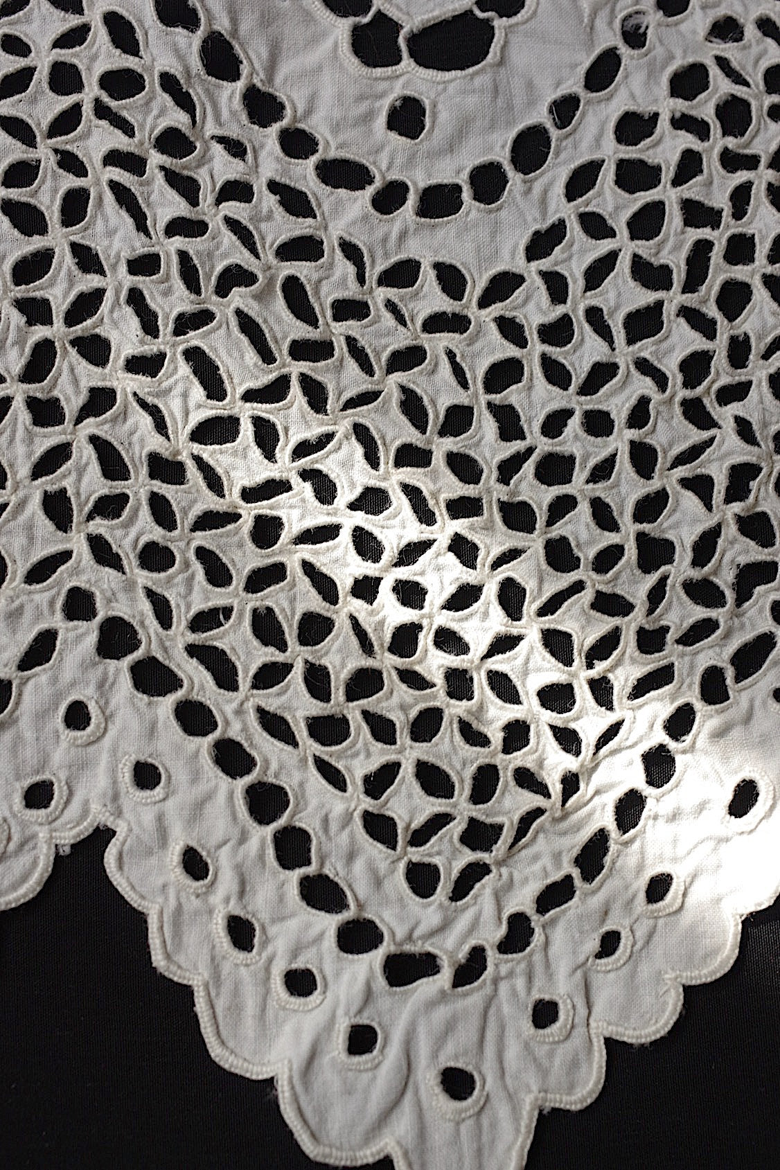 アンティークレース dentelle antique アンティーク刺繍 ハギレ1 .FR a l'epoque