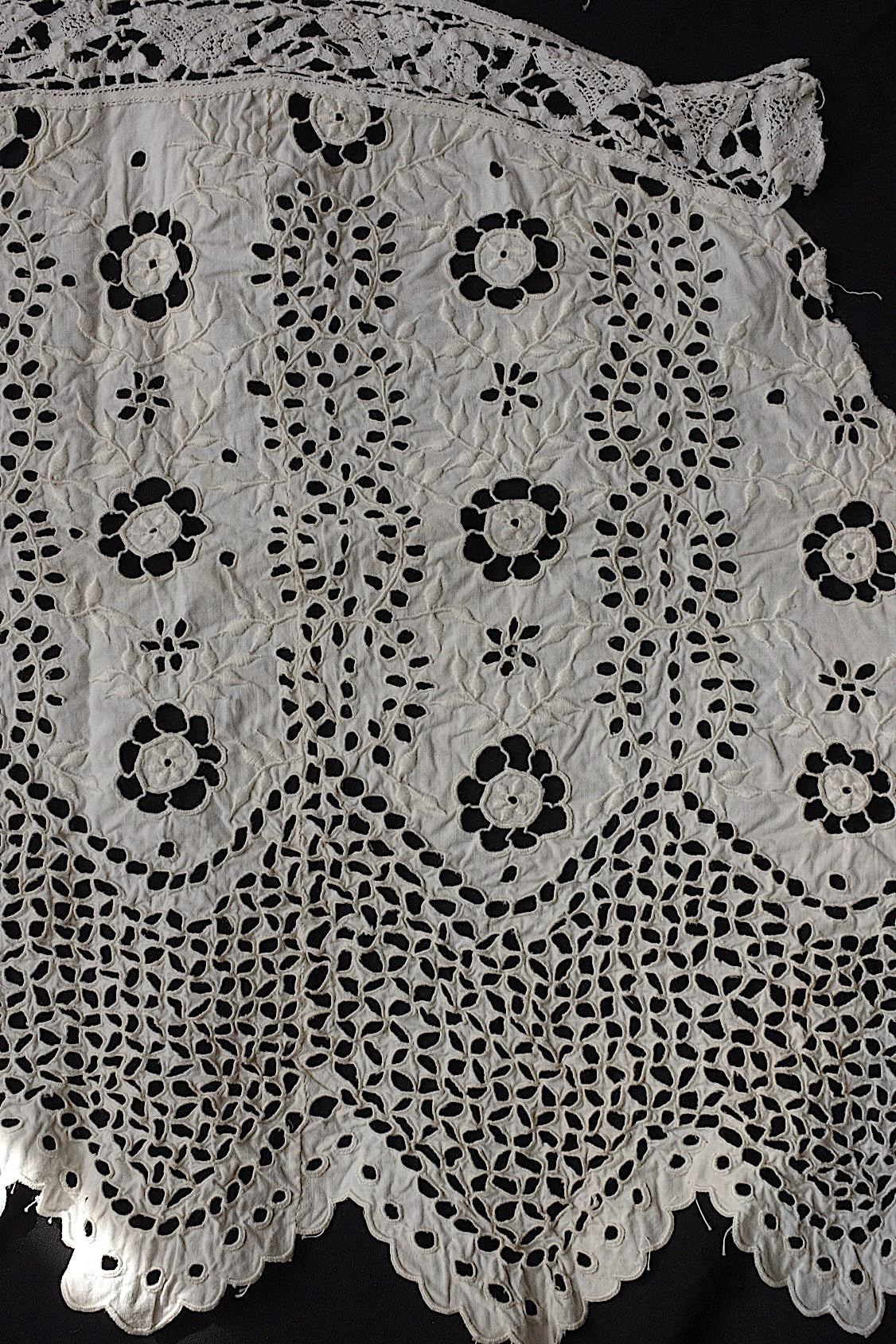 アンティークレース dentelle antique アンティーク刺繍 ハギレ1 .FR a l'epoque