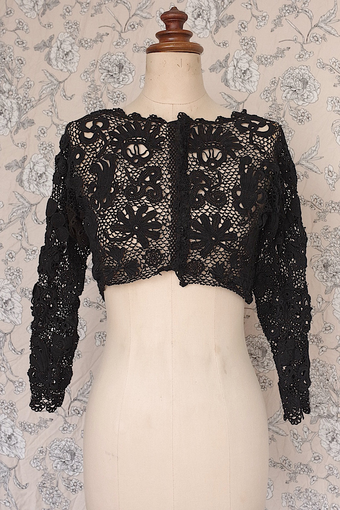 アンティークレースジレ