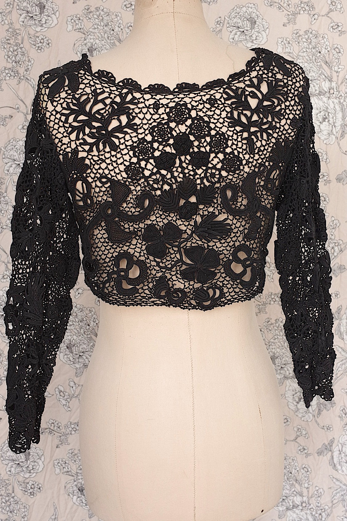 アンティーク古着 vêtement antique アンティーククロシェ ジレ くろ .FR a l'epoque