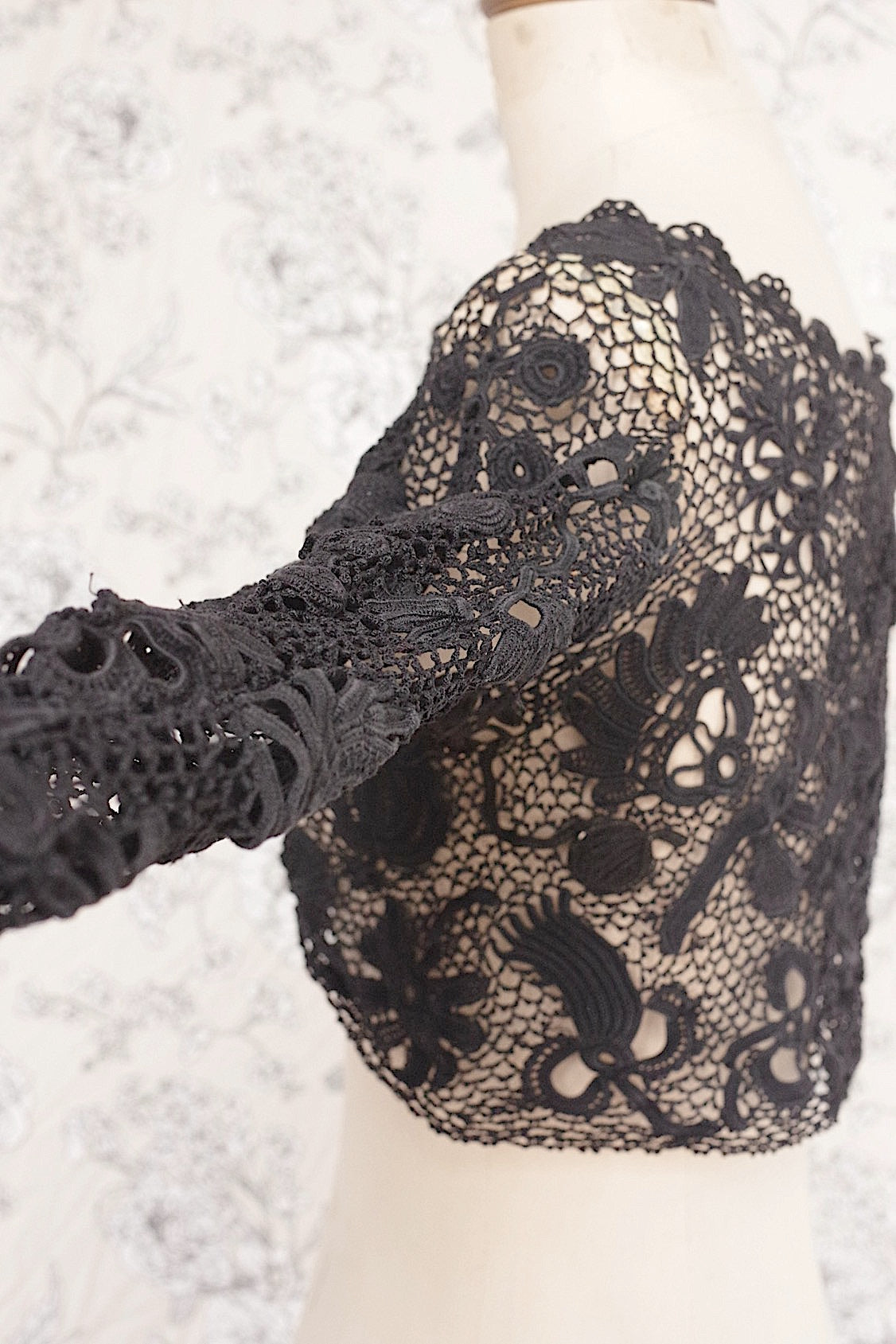 アンティーク古着 vêtement antique アンティーククロシェ ジレ くろ .FR a l'epoque