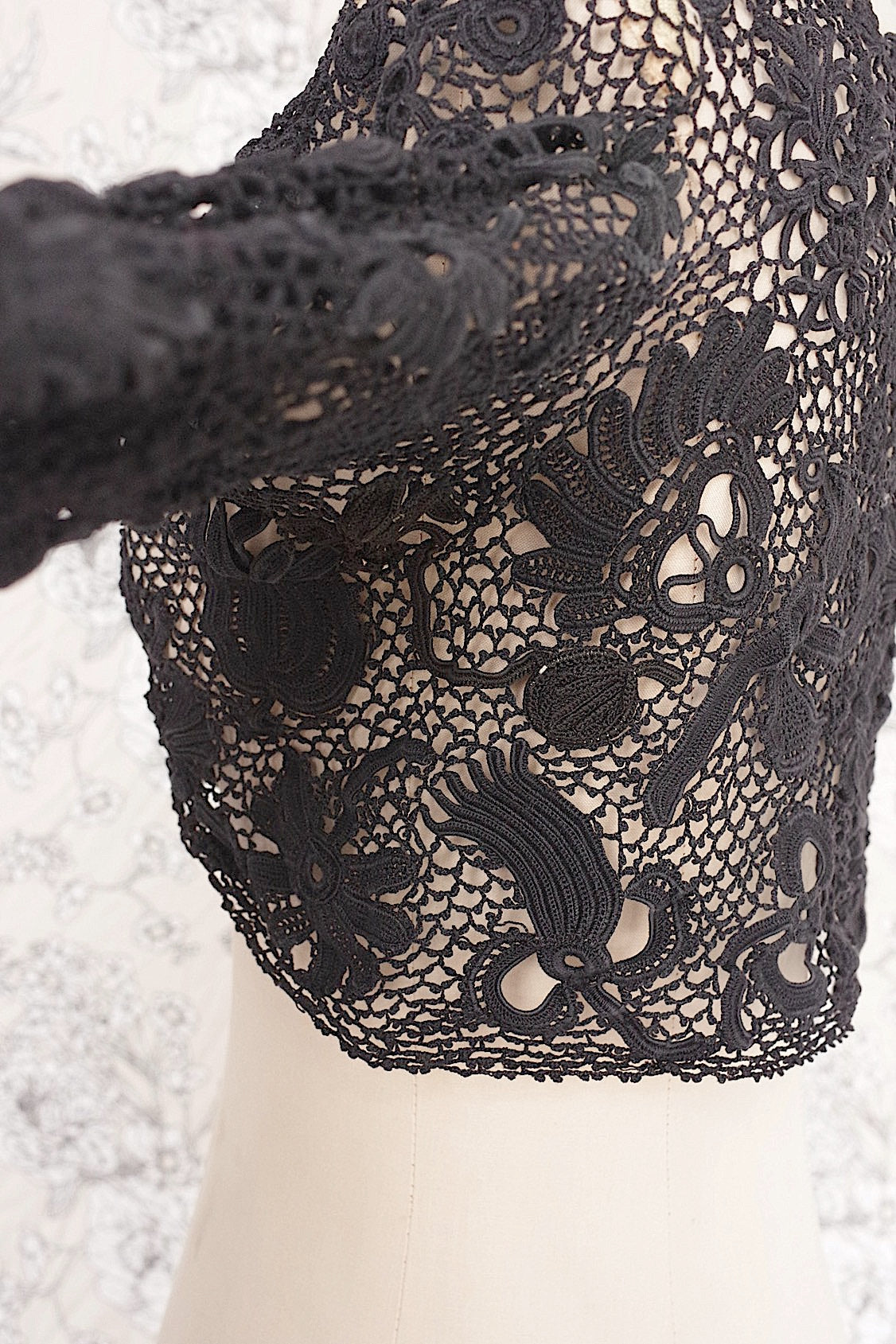 アンティーク古着 vêtement antique アンティーククロシェ ジレ くろ .FR a l'epoque