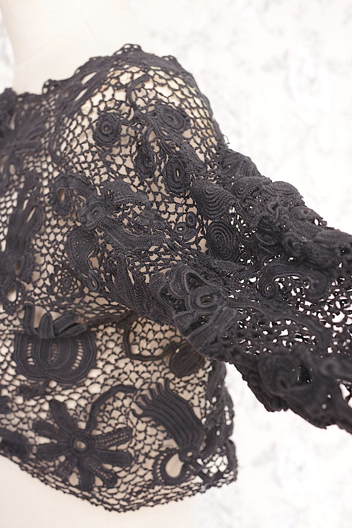 アンティーク古着 vêtement antique アンティーククロシェ ジレ くろ .FR a l'epoque