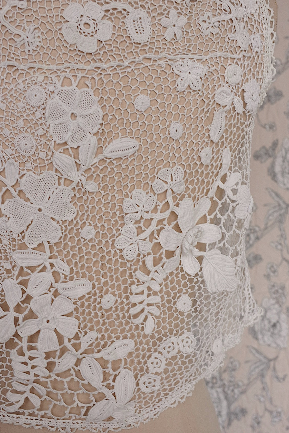 アンティーク古着 vêtement antique アンティーククロシェ ジレ しろ .FR a l'epoque