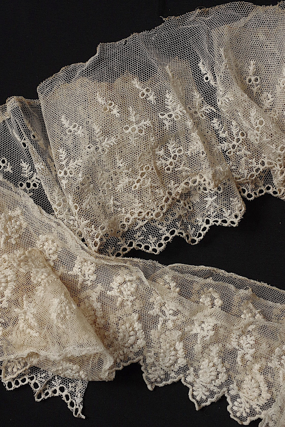 アンティークレース