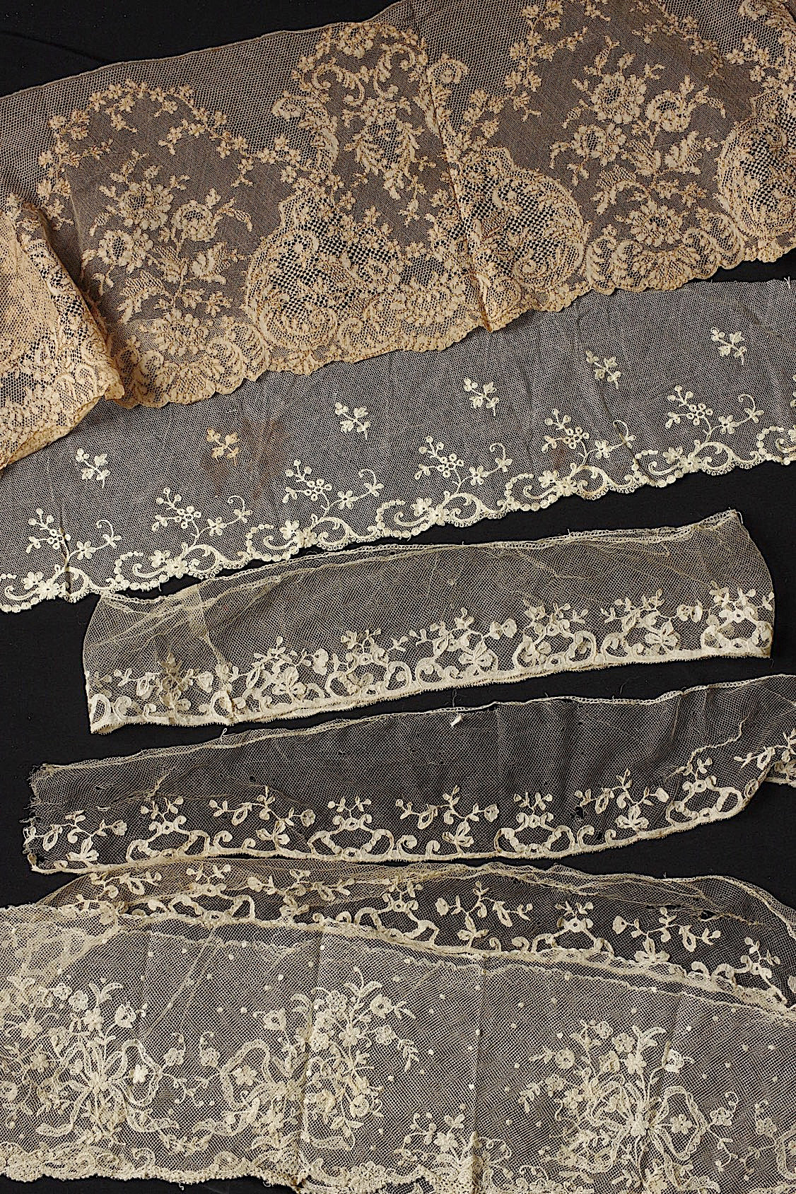 アンティークレース