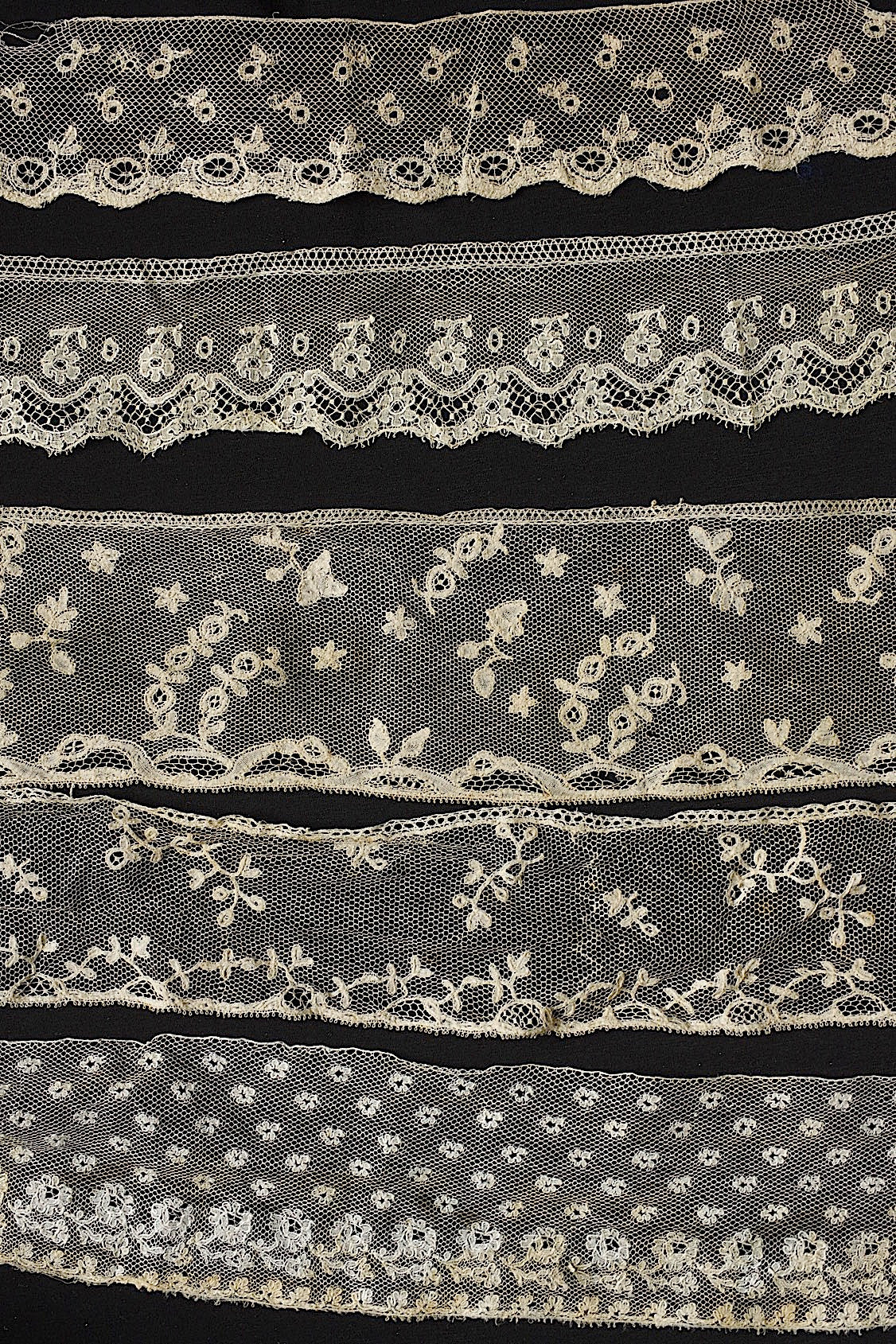 アンティークレース