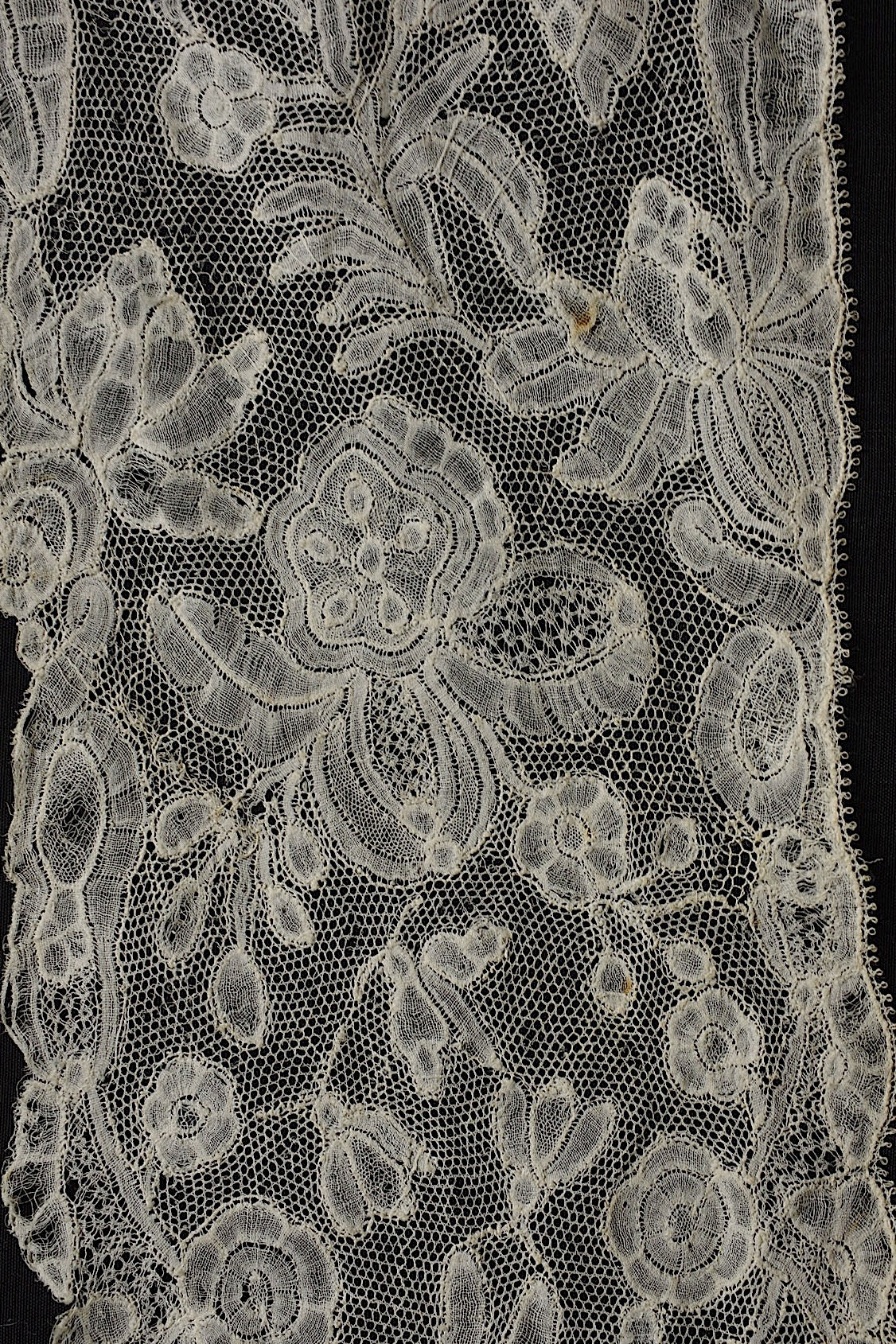 アンティークレース