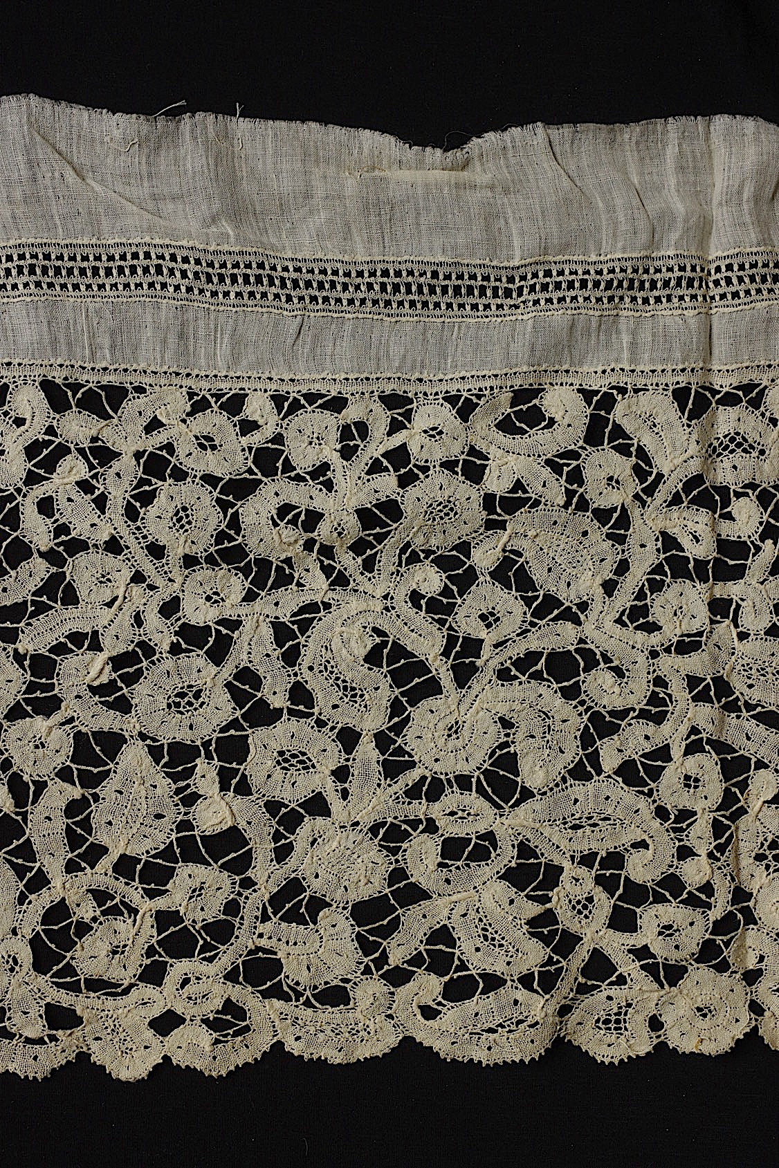 アンティークレース