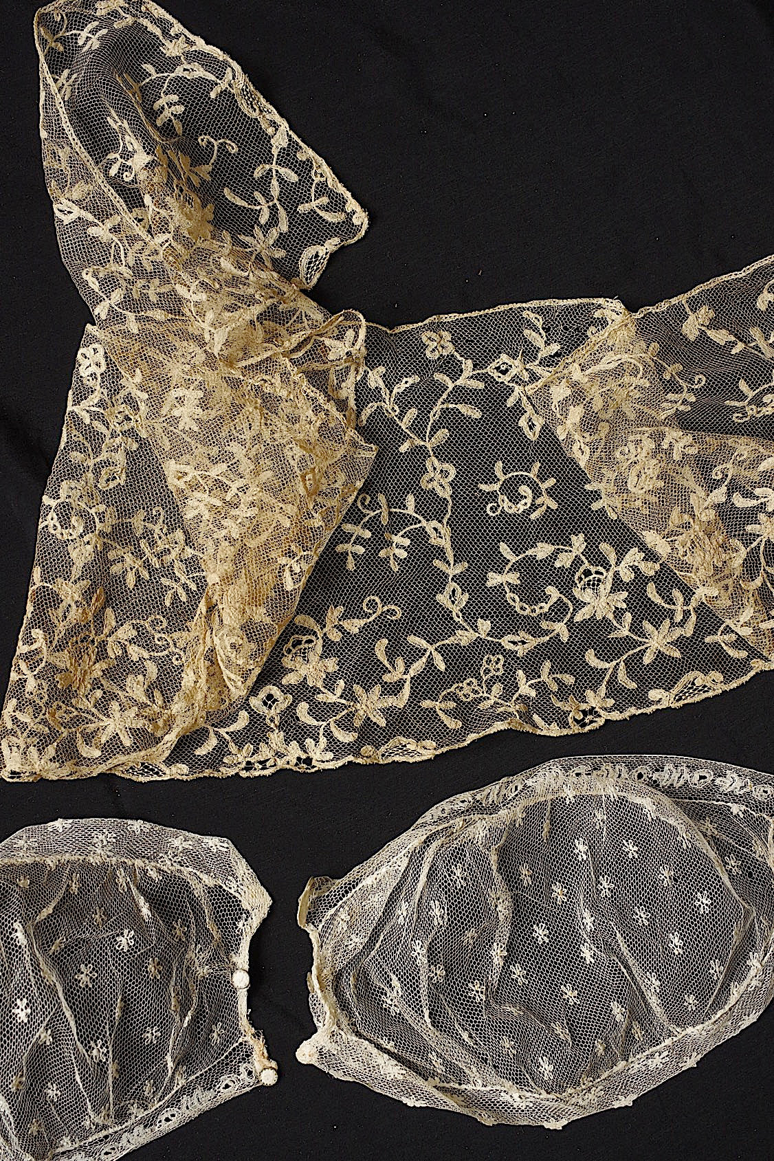 アンティークレース