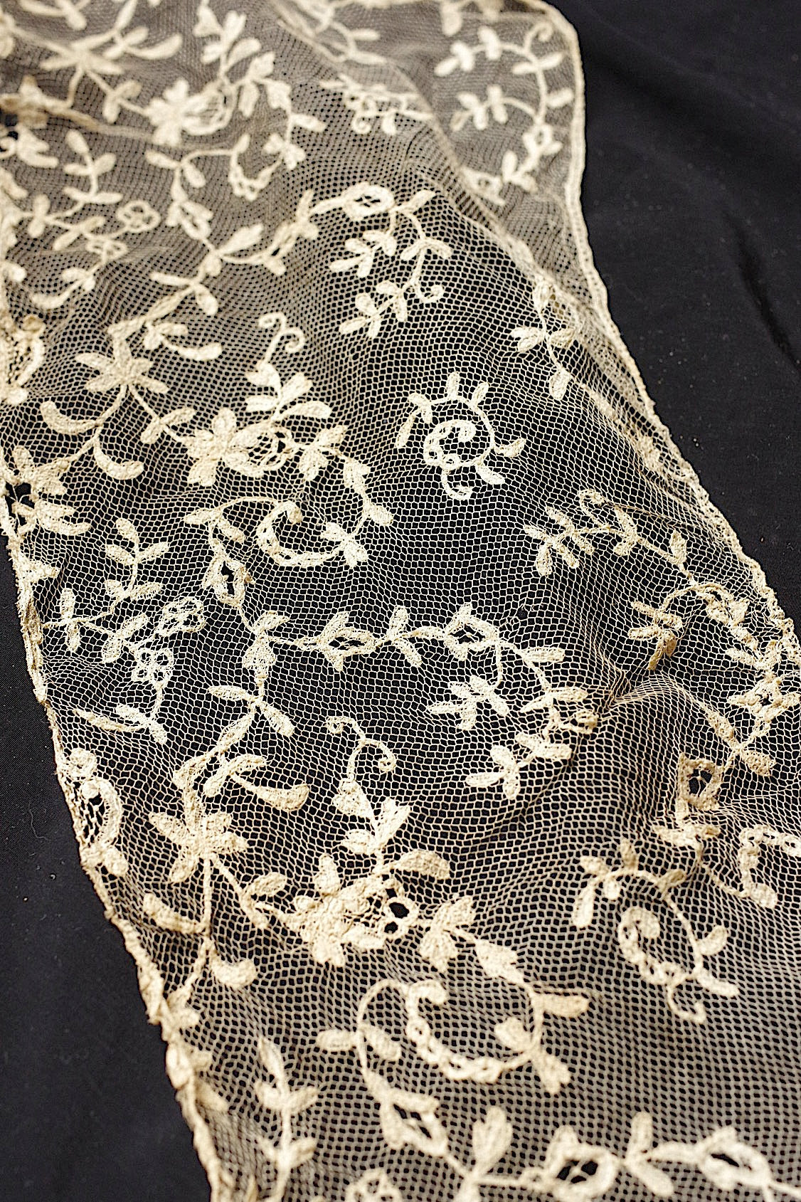 アンティークレース dentelle antique アンティークレース 曲線 カフス .FR a l'epoque