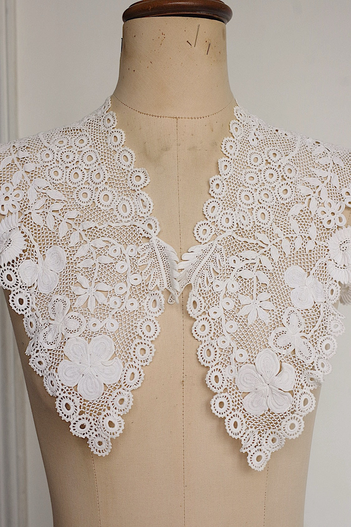 アンティークレース