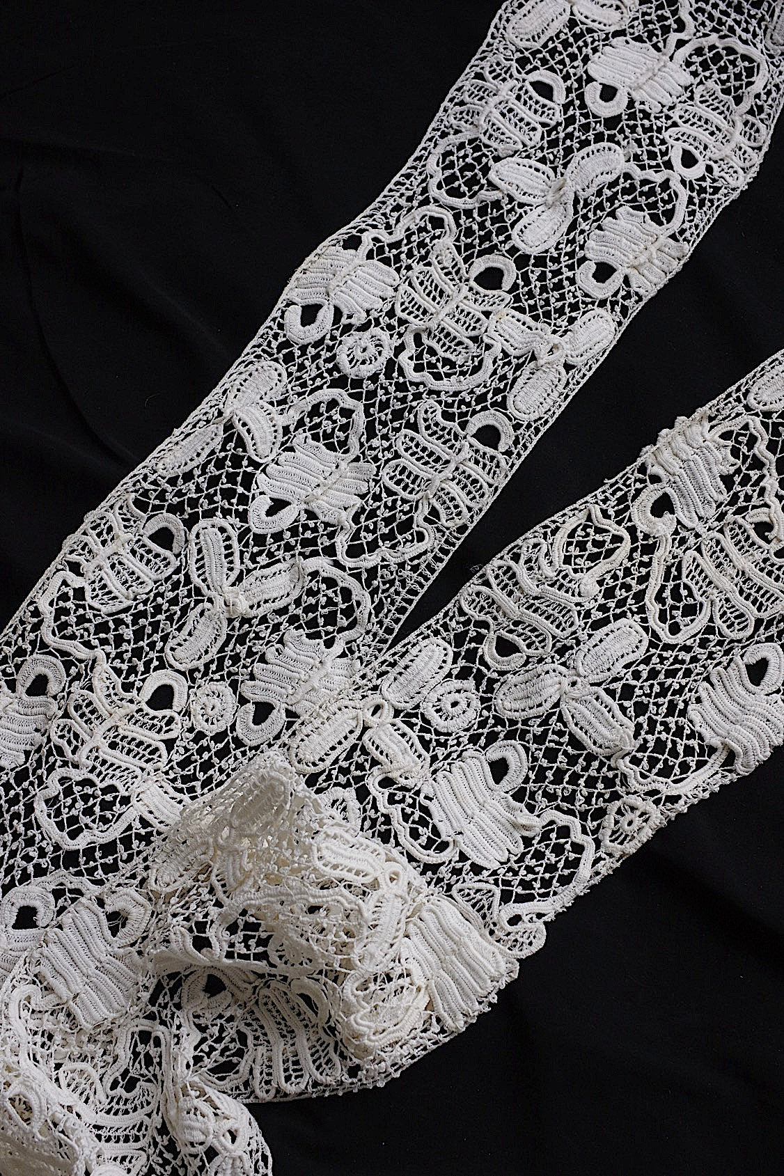 アンティークレース