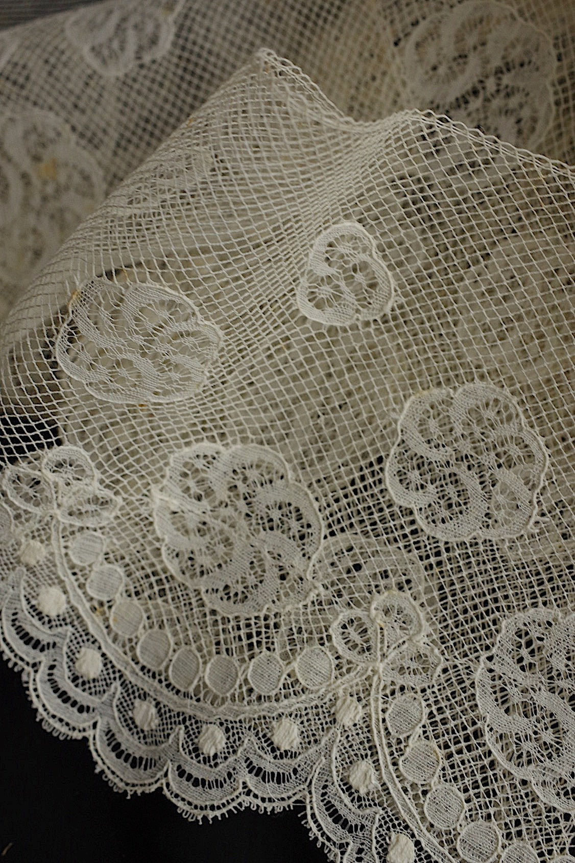 アンティークレース dentelle antique アンティークレース par 2m .FR a l'epoque