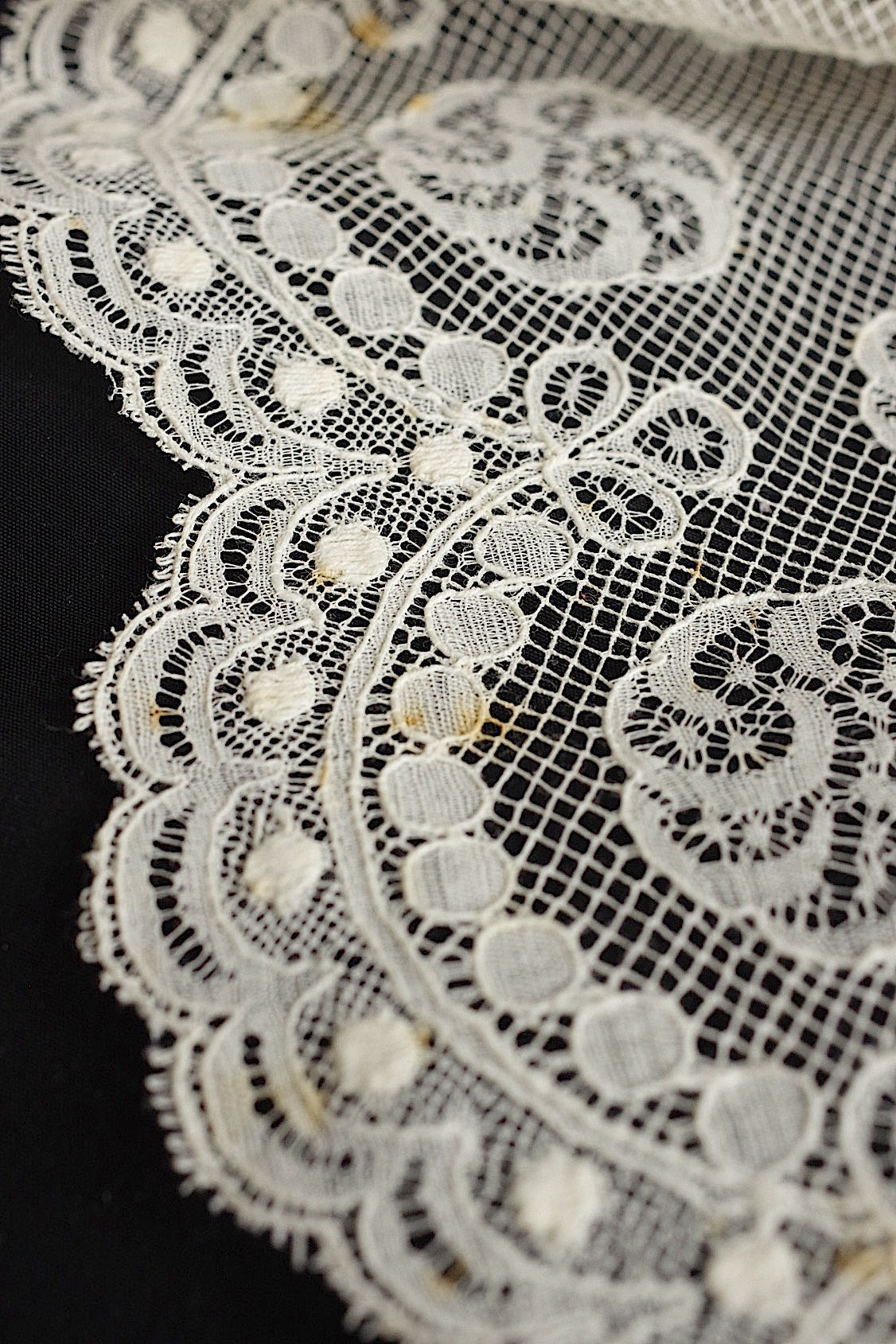 アンティークレース dentelle antique アンティークレース par 2m .FR a l'epoque