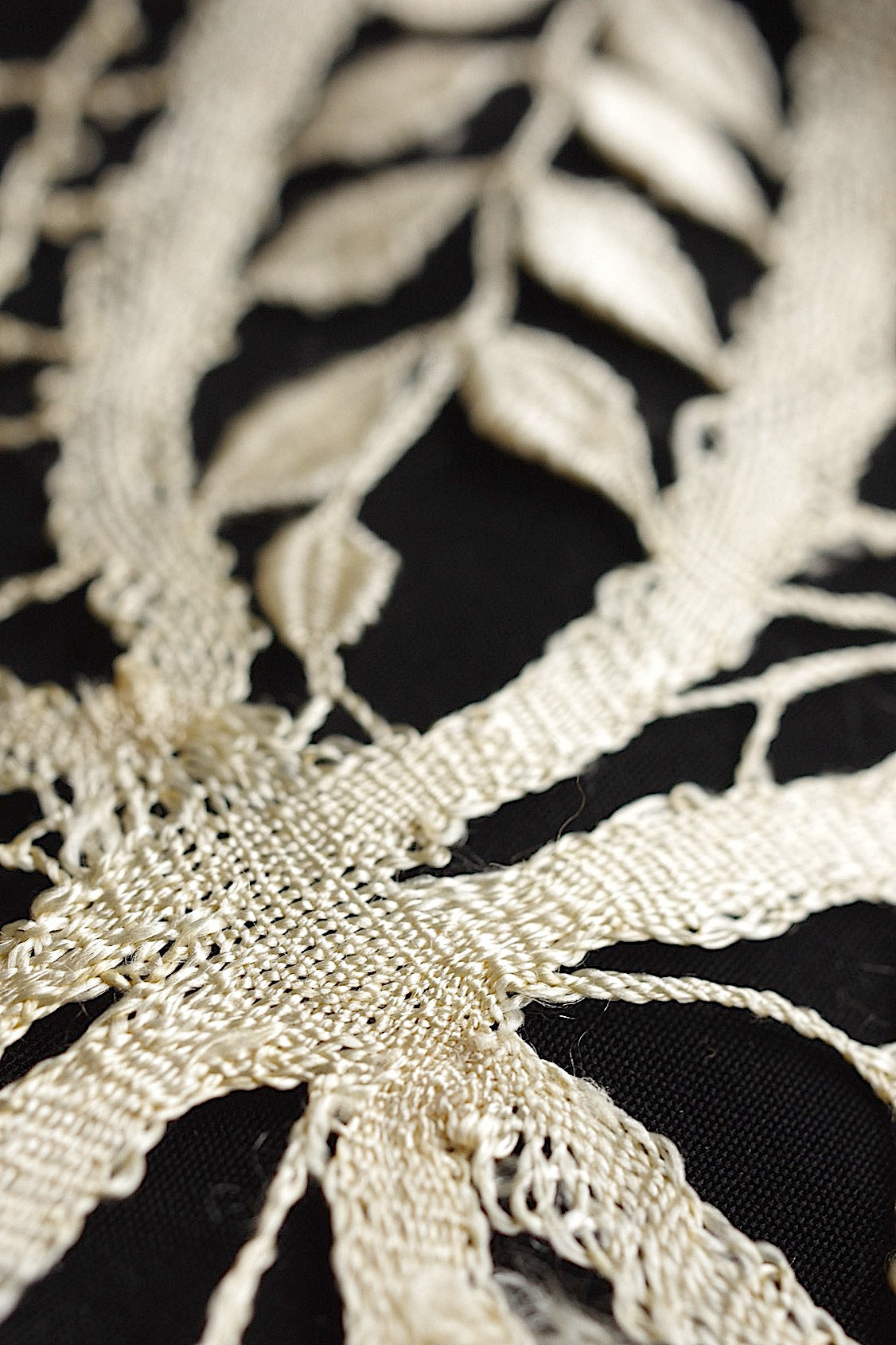 アンティークレース dentelle antique アンティークレース マルチーズレース .FR a l'epoque