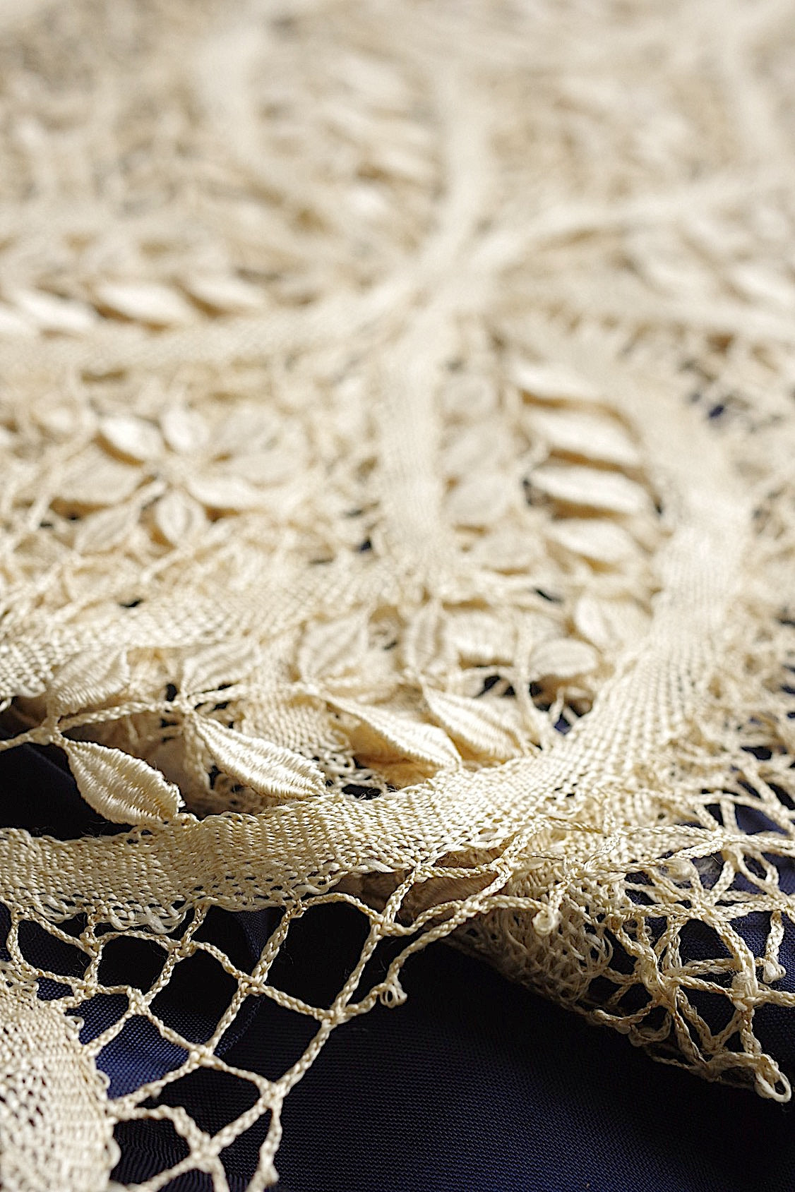 アンティークレース dentelle antique アンティークレース マルチーズレース .FR a l'epoque