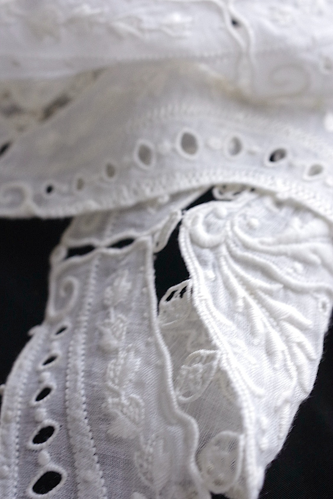 アンティークレース dentelle antique アンティークレース 素材用 刺繍スカラップ .FR a l'epoque