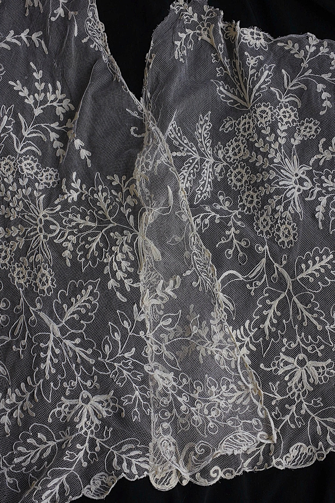 アンティークレース