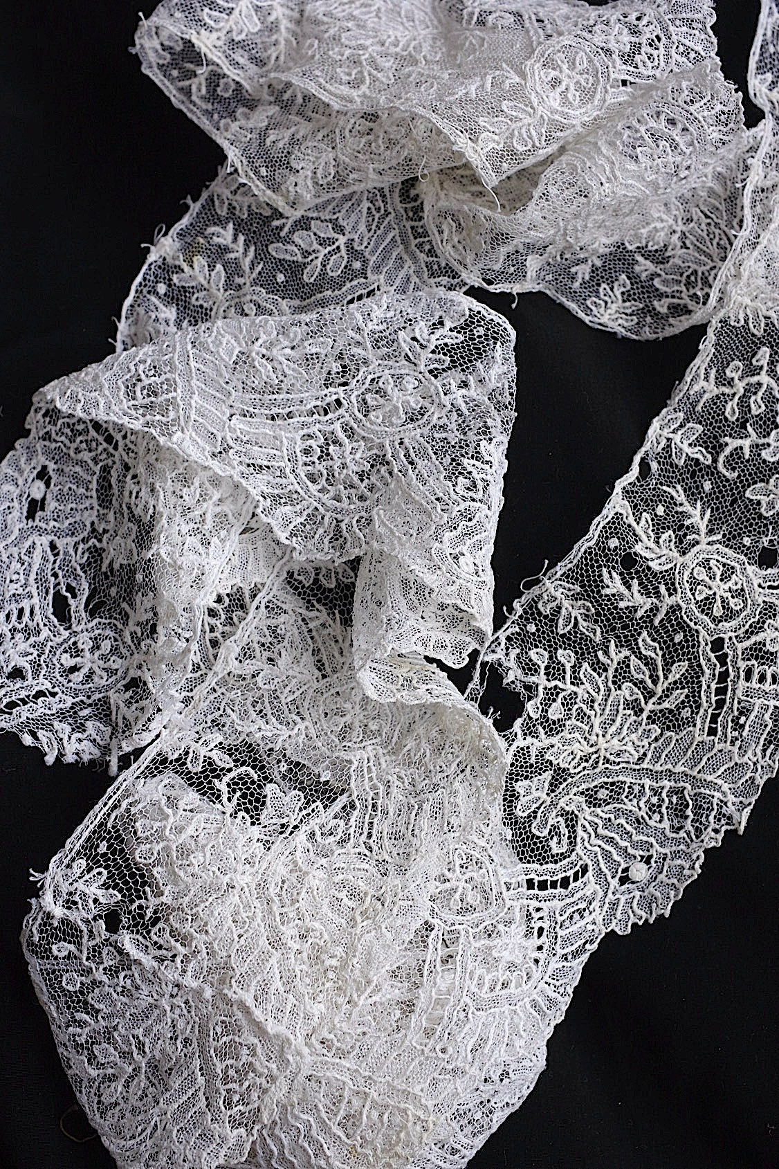 アンティークレース