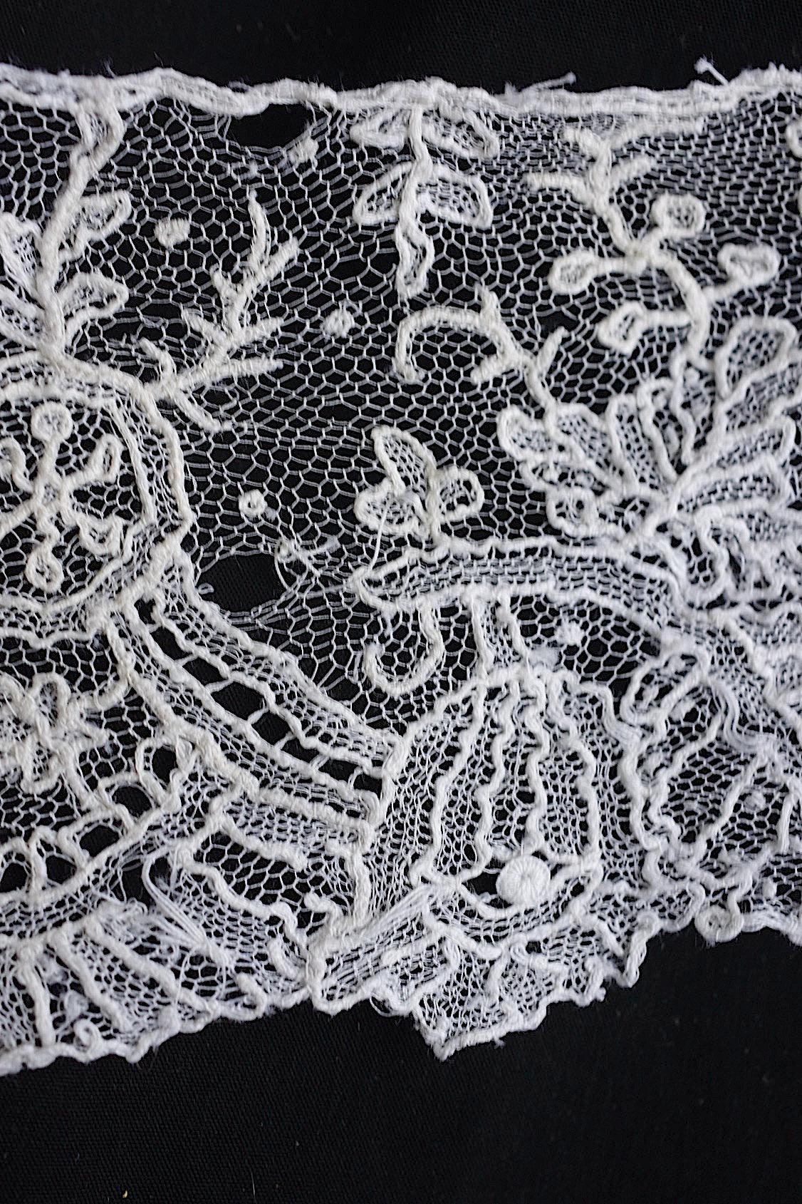アンティークレース dentelle antique アンティークレース 素材用 184cm .FR a l'epoque