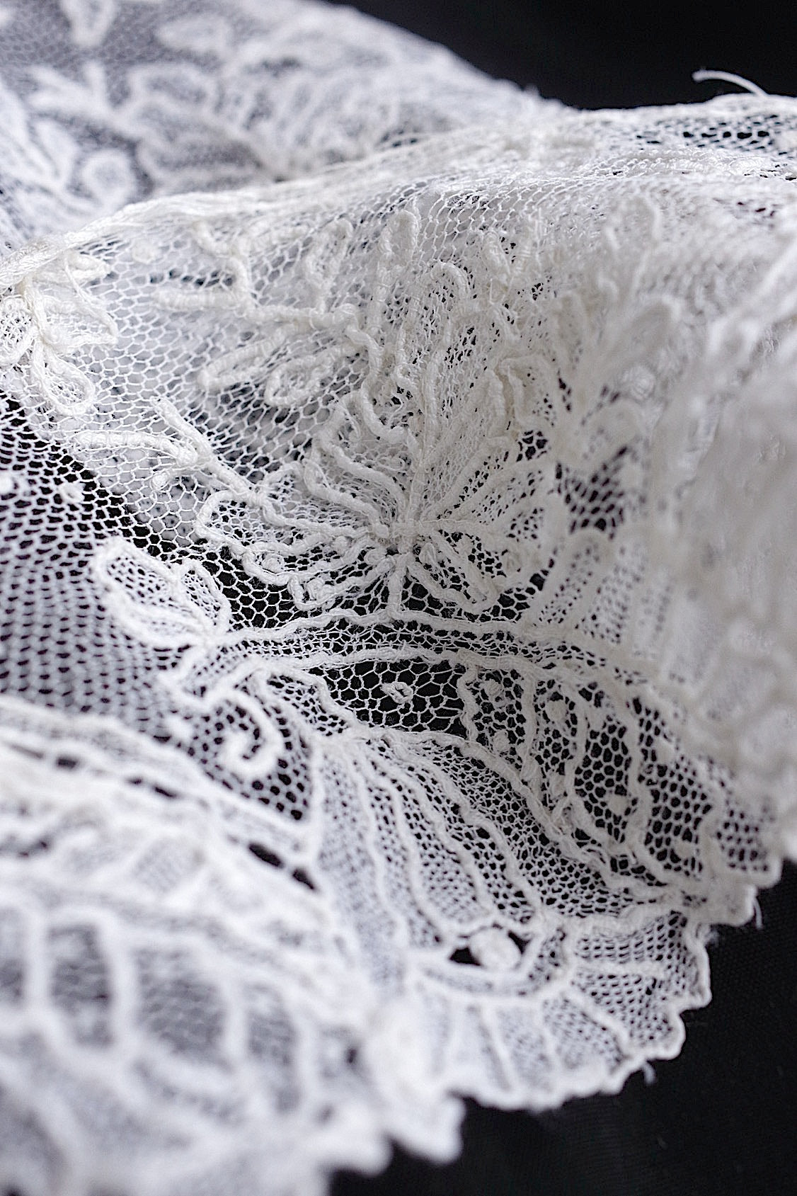 アンティークレース dentelle antique アンティークレース 素材用 184cm .FR a l'epoque