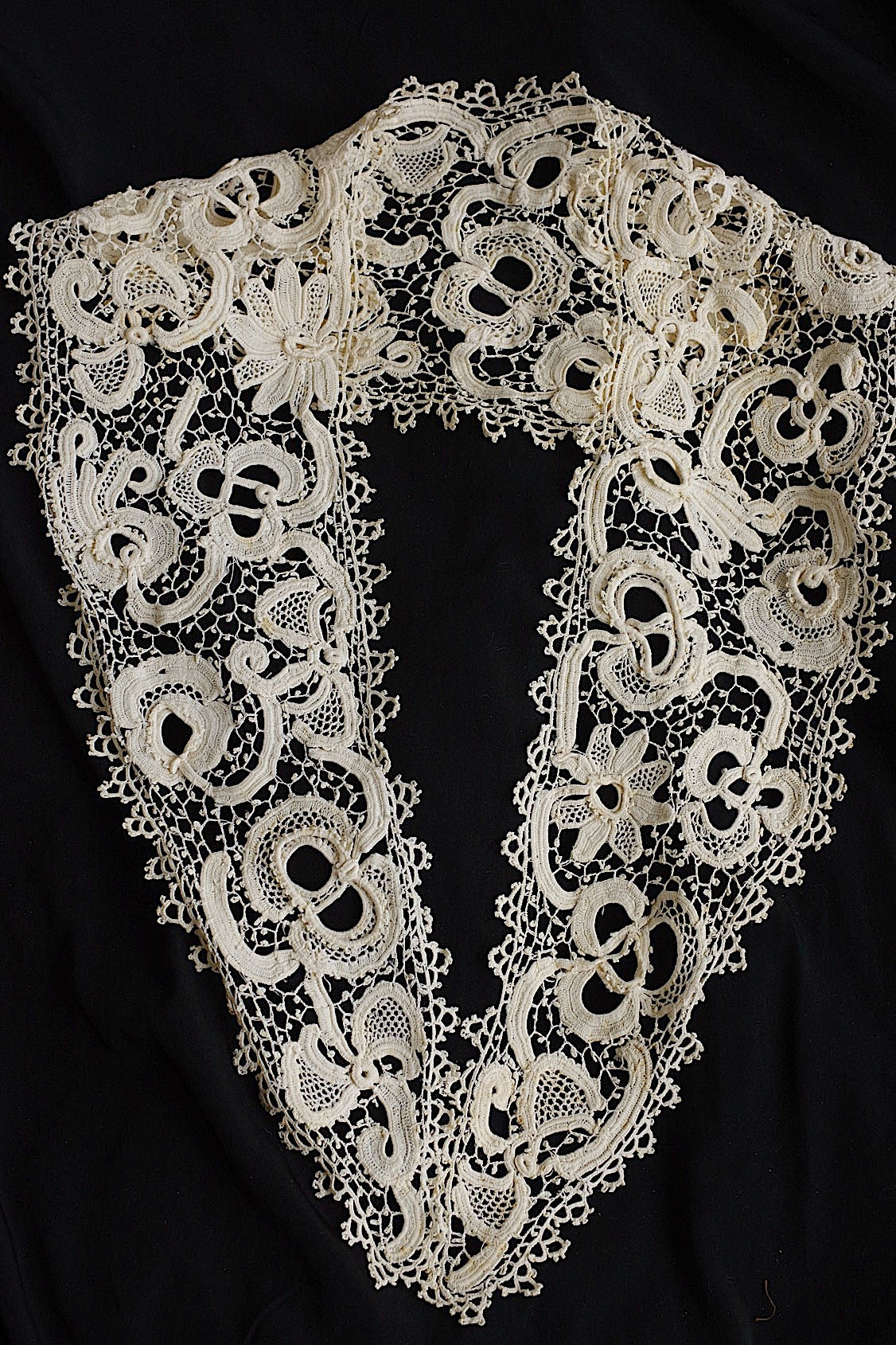 アンティークレース