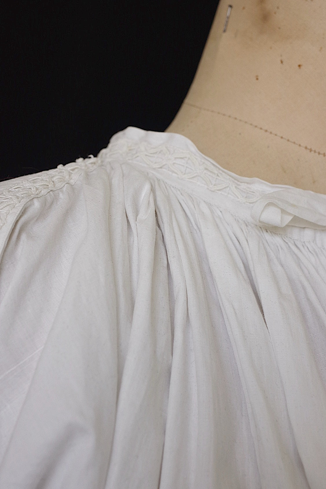 アンティーク 教会チュニック vetement antique l'aube 2 .FR a l'epoque