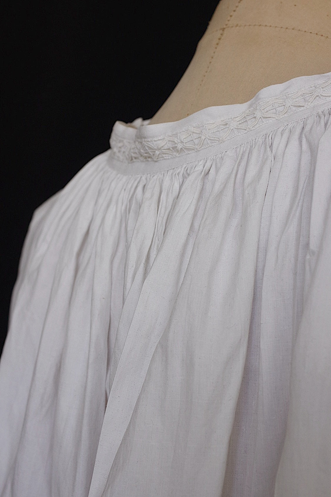 アンティーク 教会チュニック vetement antique l'aube 2 .FR a l'epoque