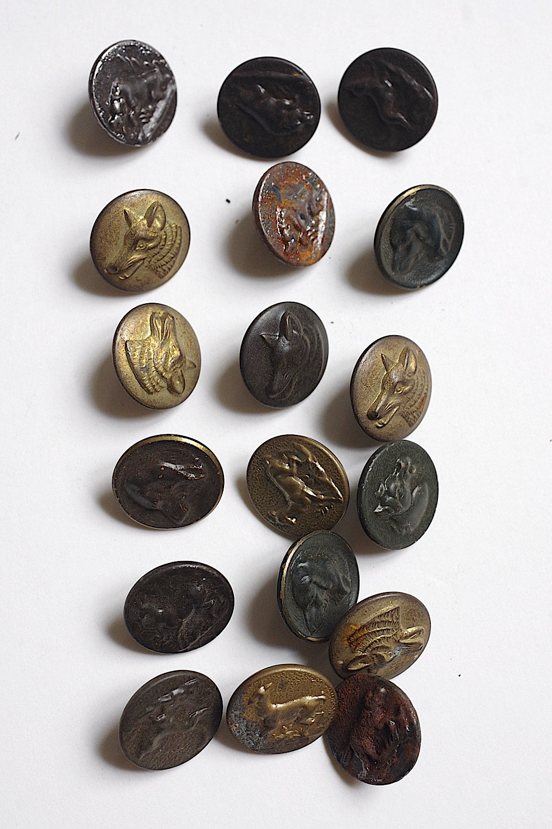 アンティークハンターボタン