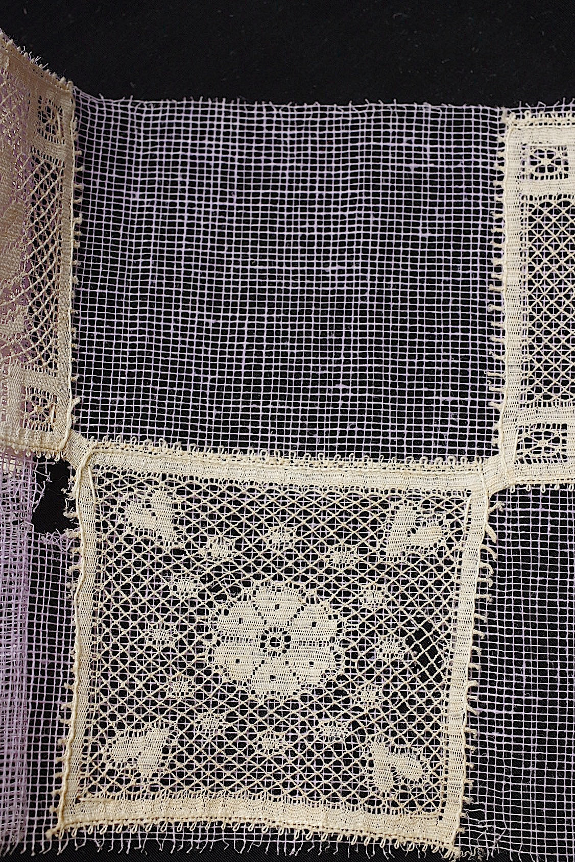 アンティークレース dentelle antique  2種 .FR a l'epoque